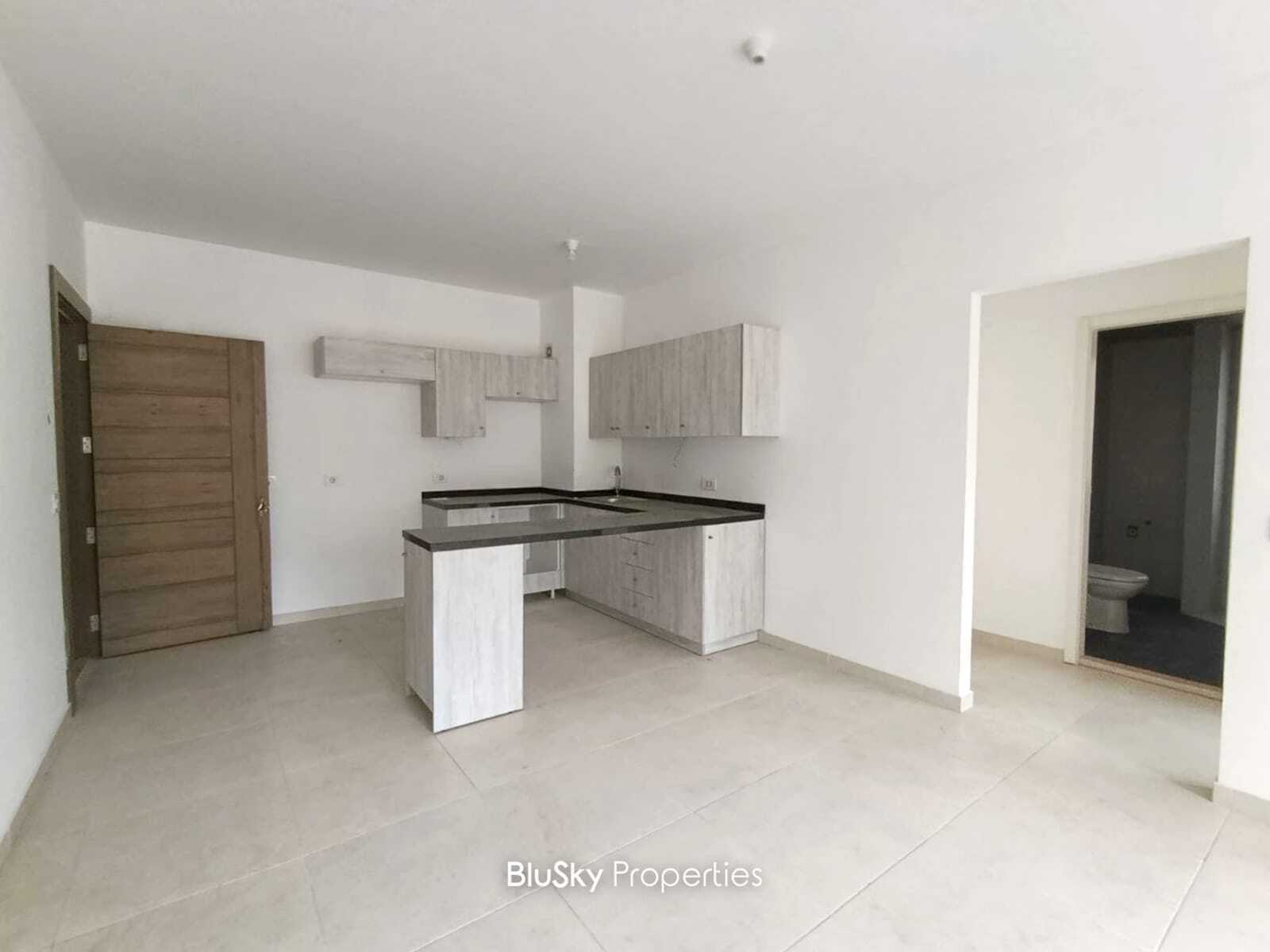 Apartment 86m² Mountain View for Sale in Blat — الصورة 2