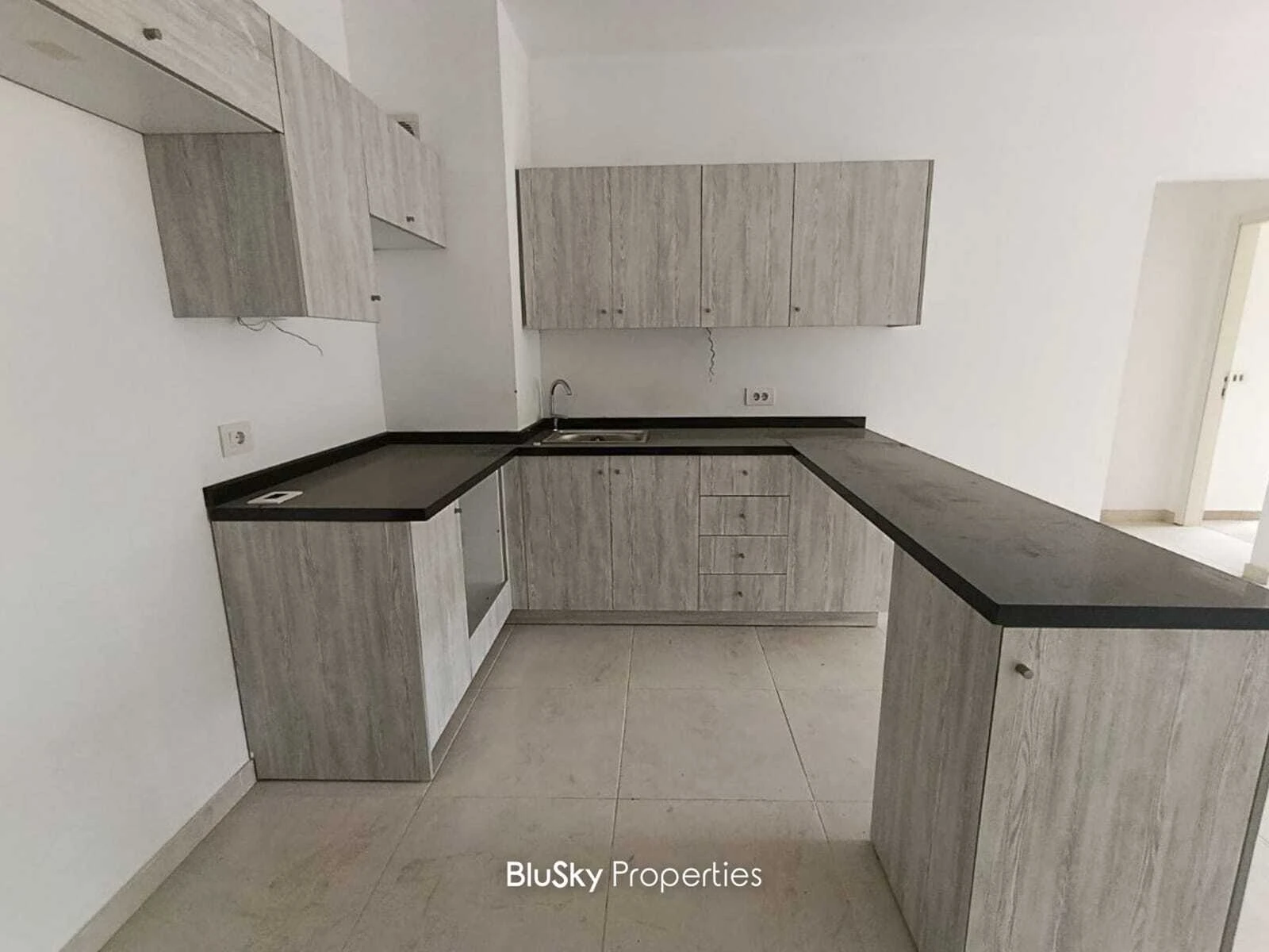 Apartment 86m² Mountain View for Sale in Blat — الصورة 3