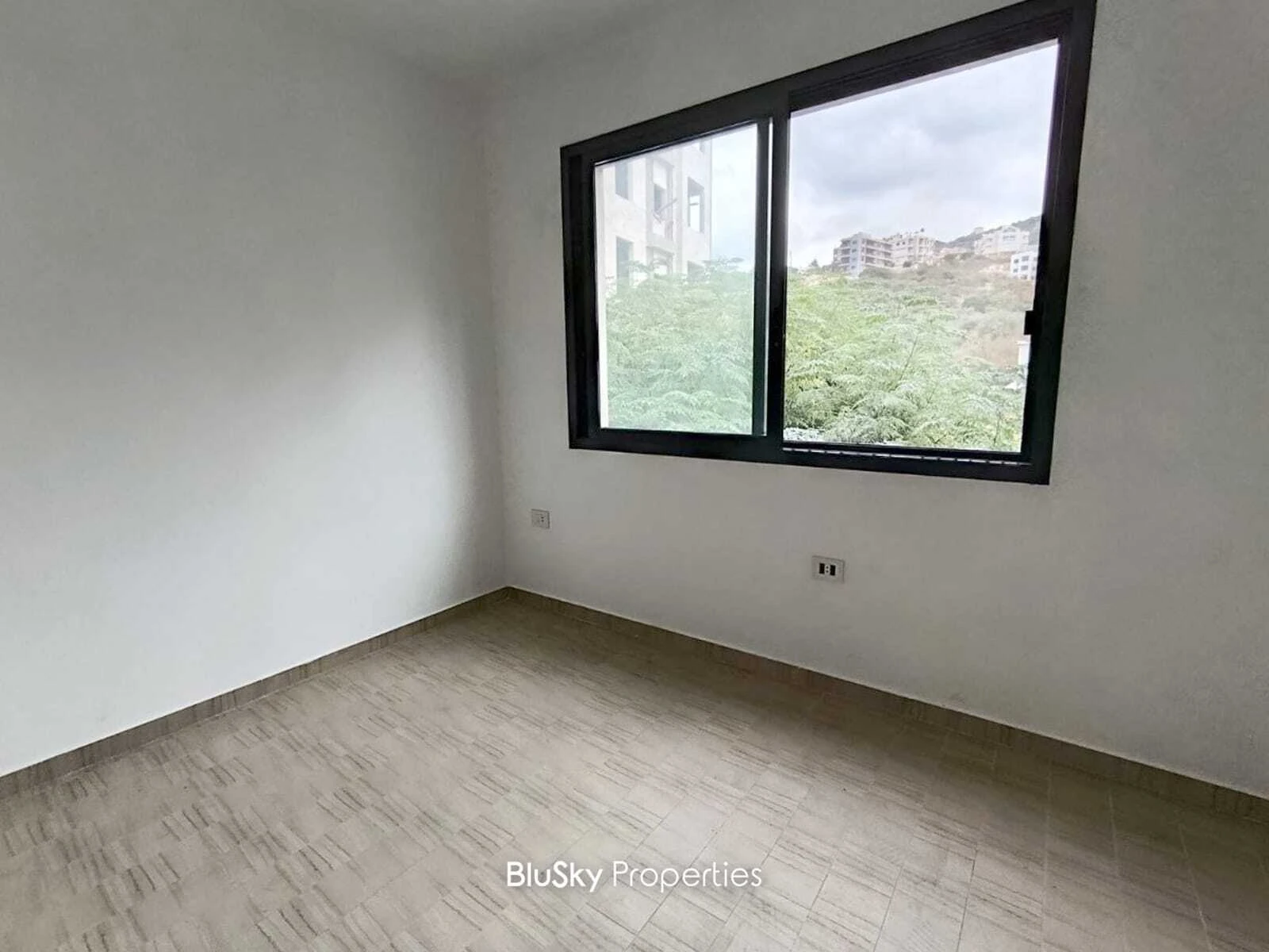 Apartment 86m² Mountain View for Sale in Blat — الصورة 4