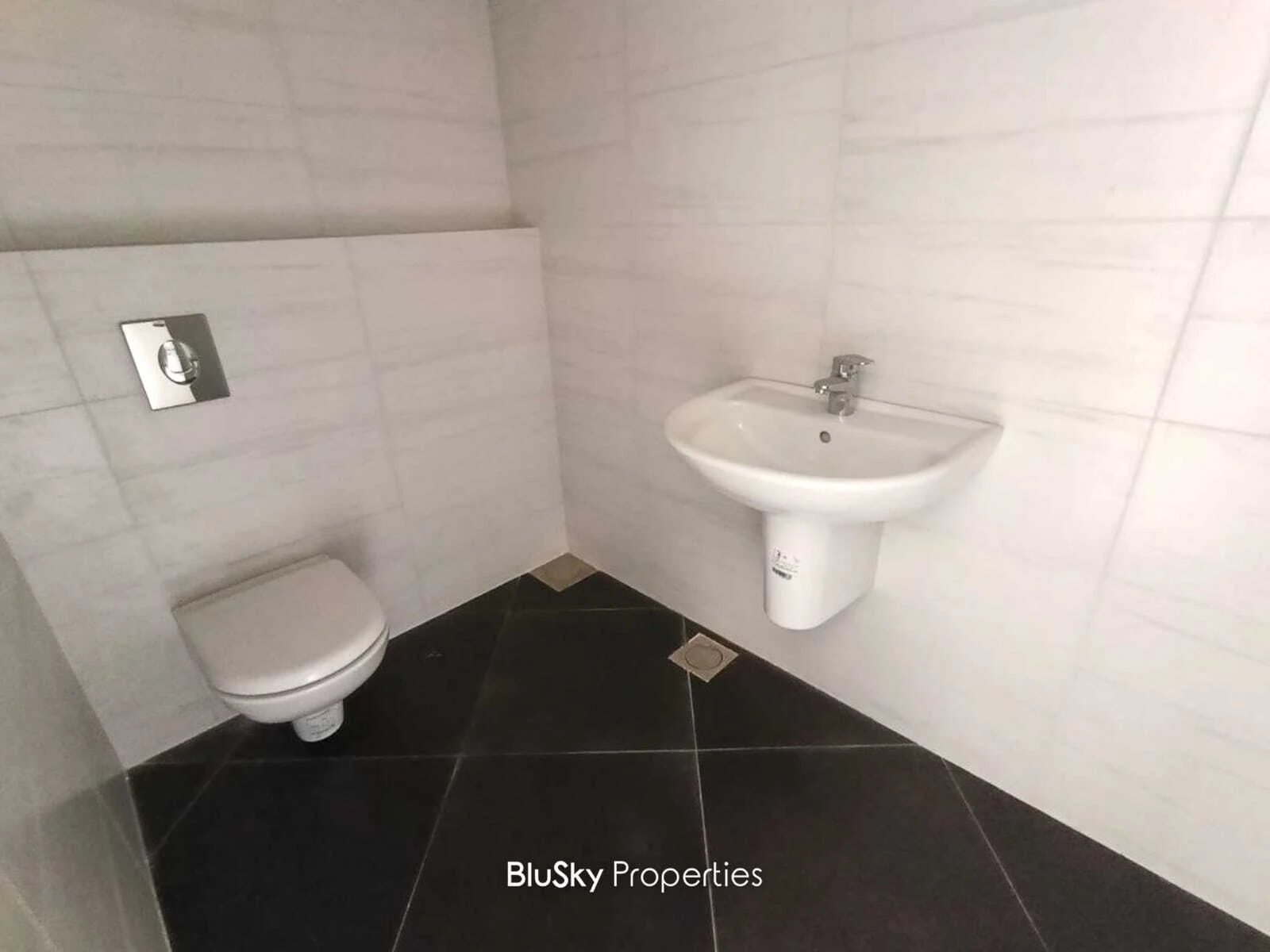 Apartment 86m² Mountain View for Sale in Blat — الصورة 5