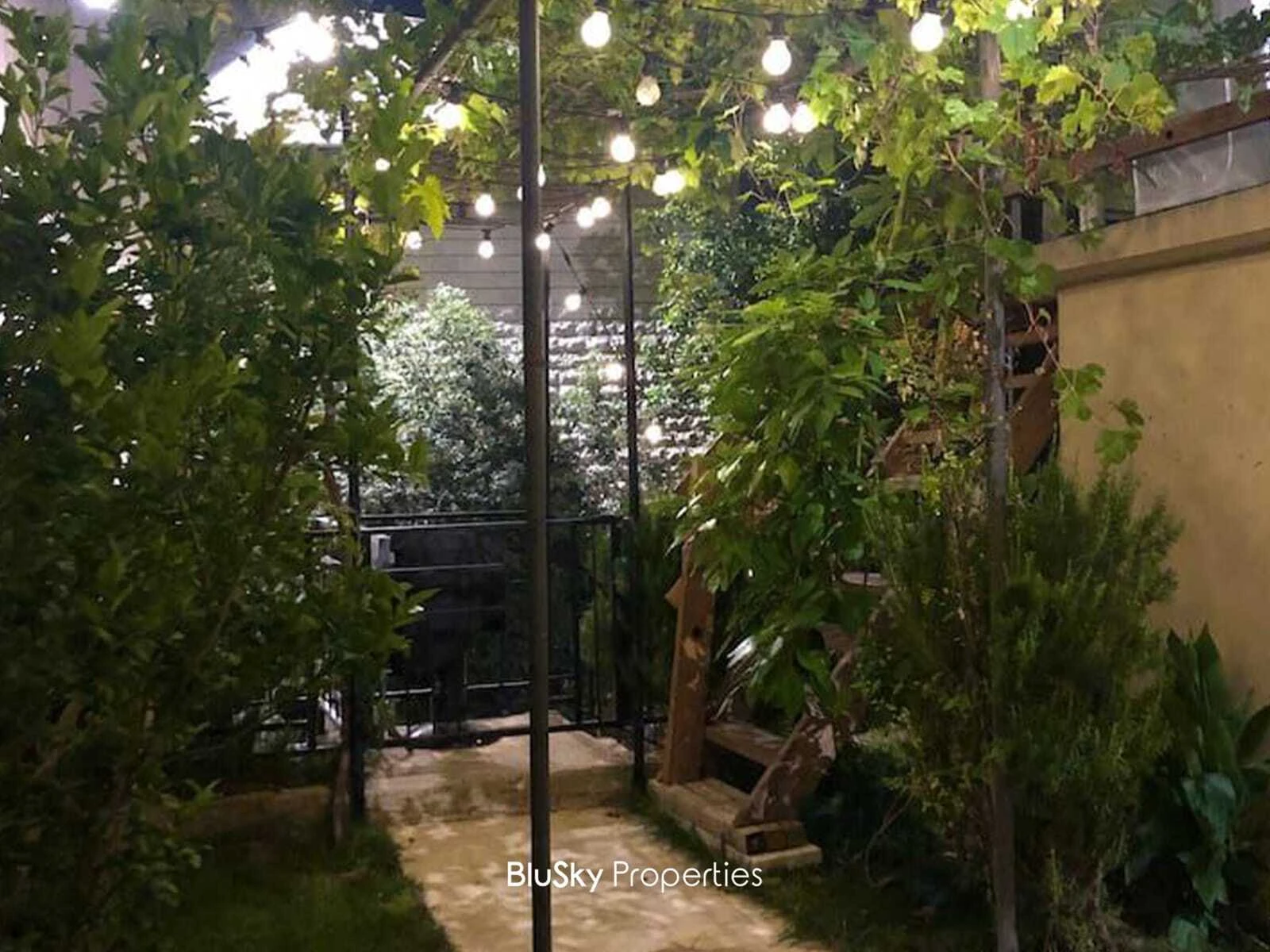Apartment 100m² Green View for Rent in Beit Meri — الصورة 4