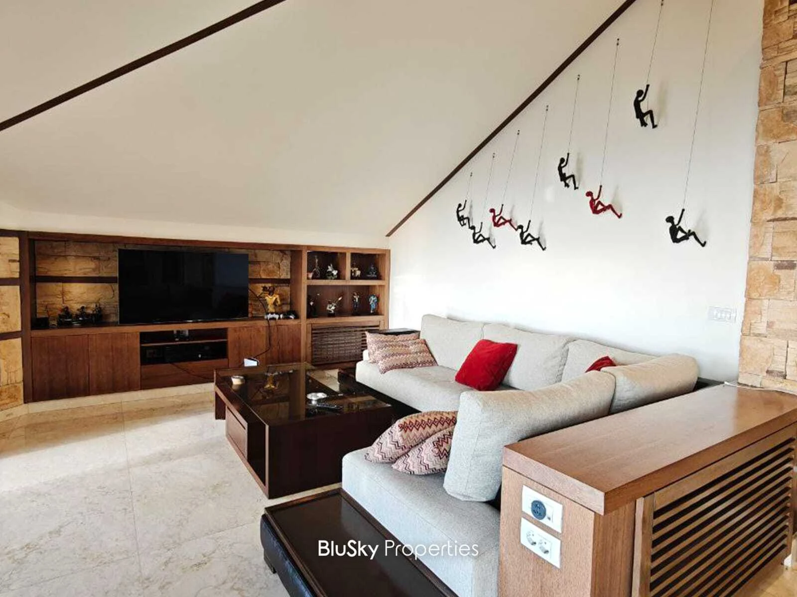 Apartment 110m² Terrace for Rent in Beit Meri