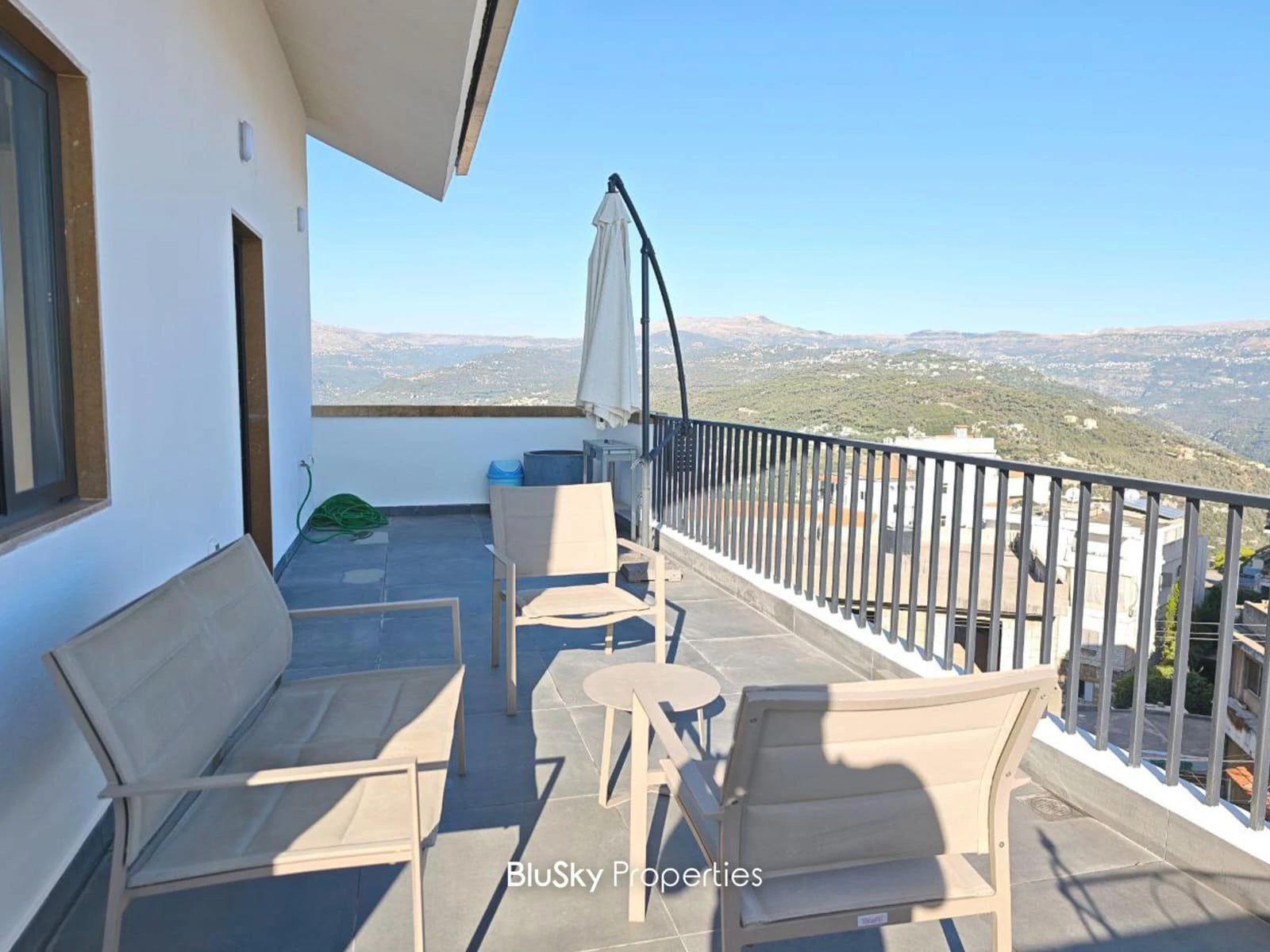 Apartment 130m² Terrace for Rent in Beit Meri — الصورة 2