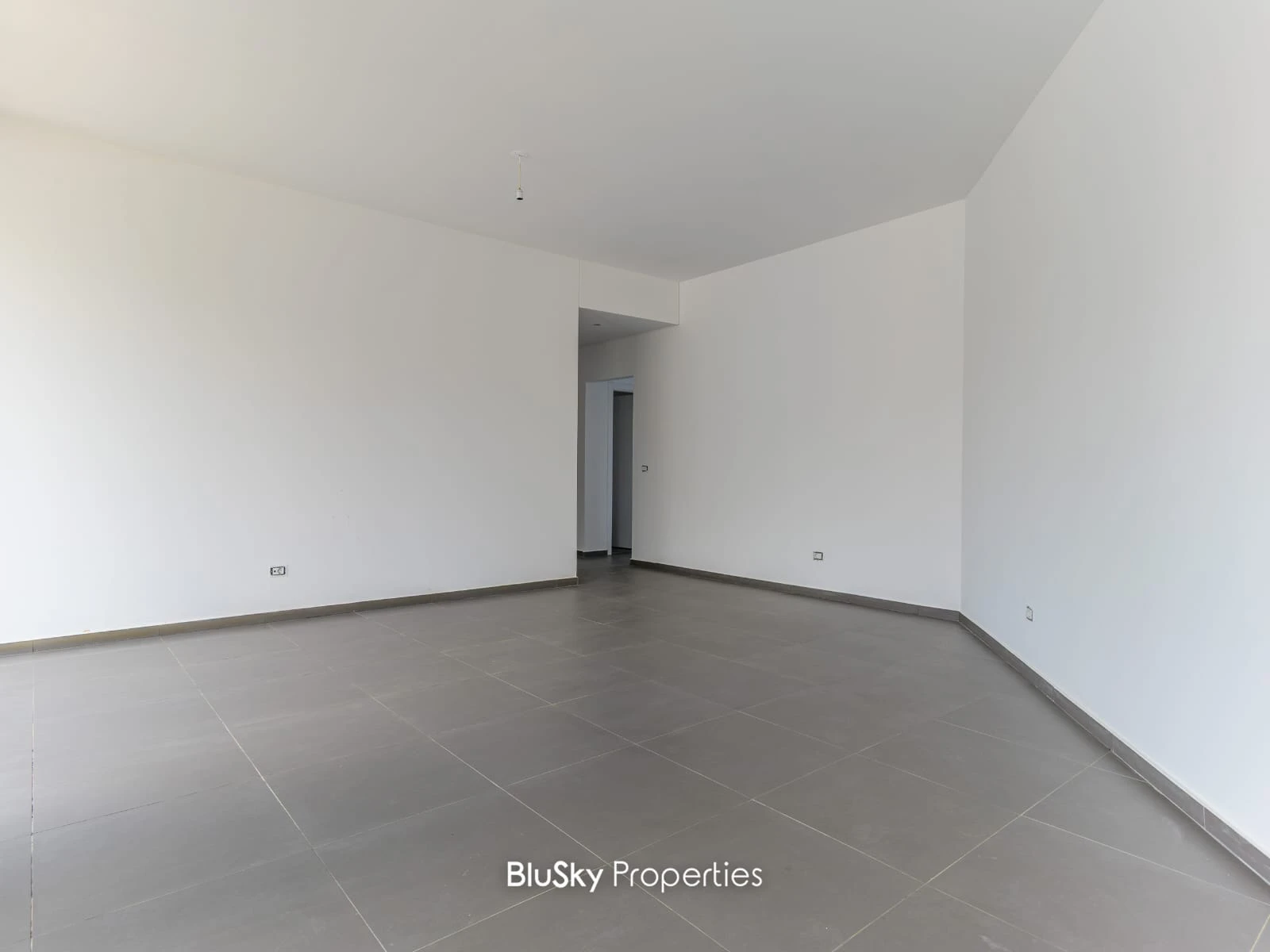 Apartment 140m² for Sale in Beit Meri — photo 2