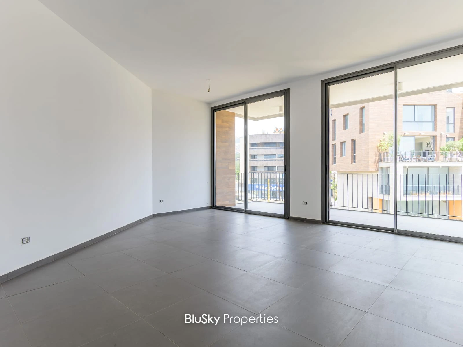 Apartment 140m² for Sale in Beit Meri — photo 3
