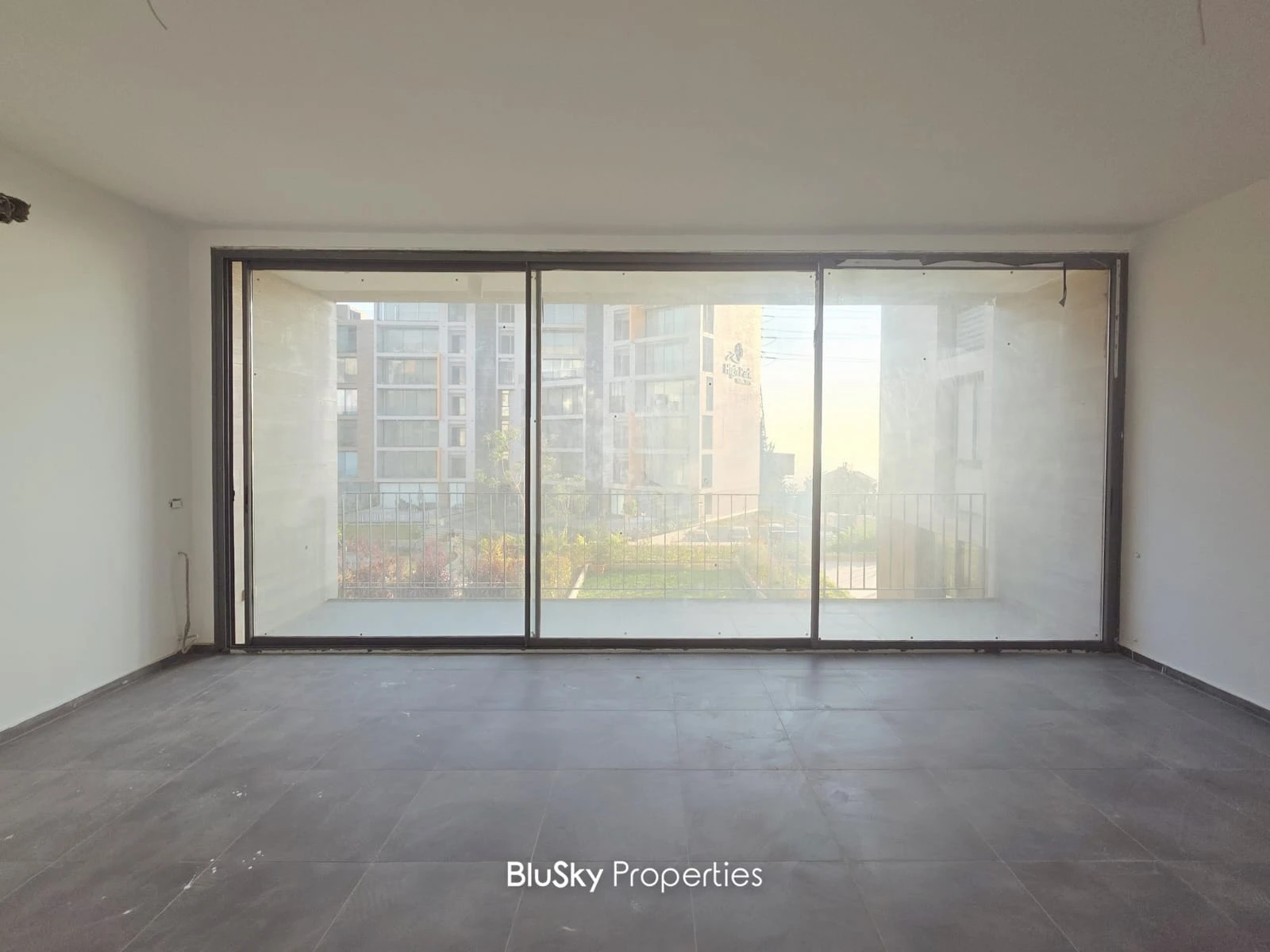 Apartment 155m² with Sea View for Rent in Beit Meri