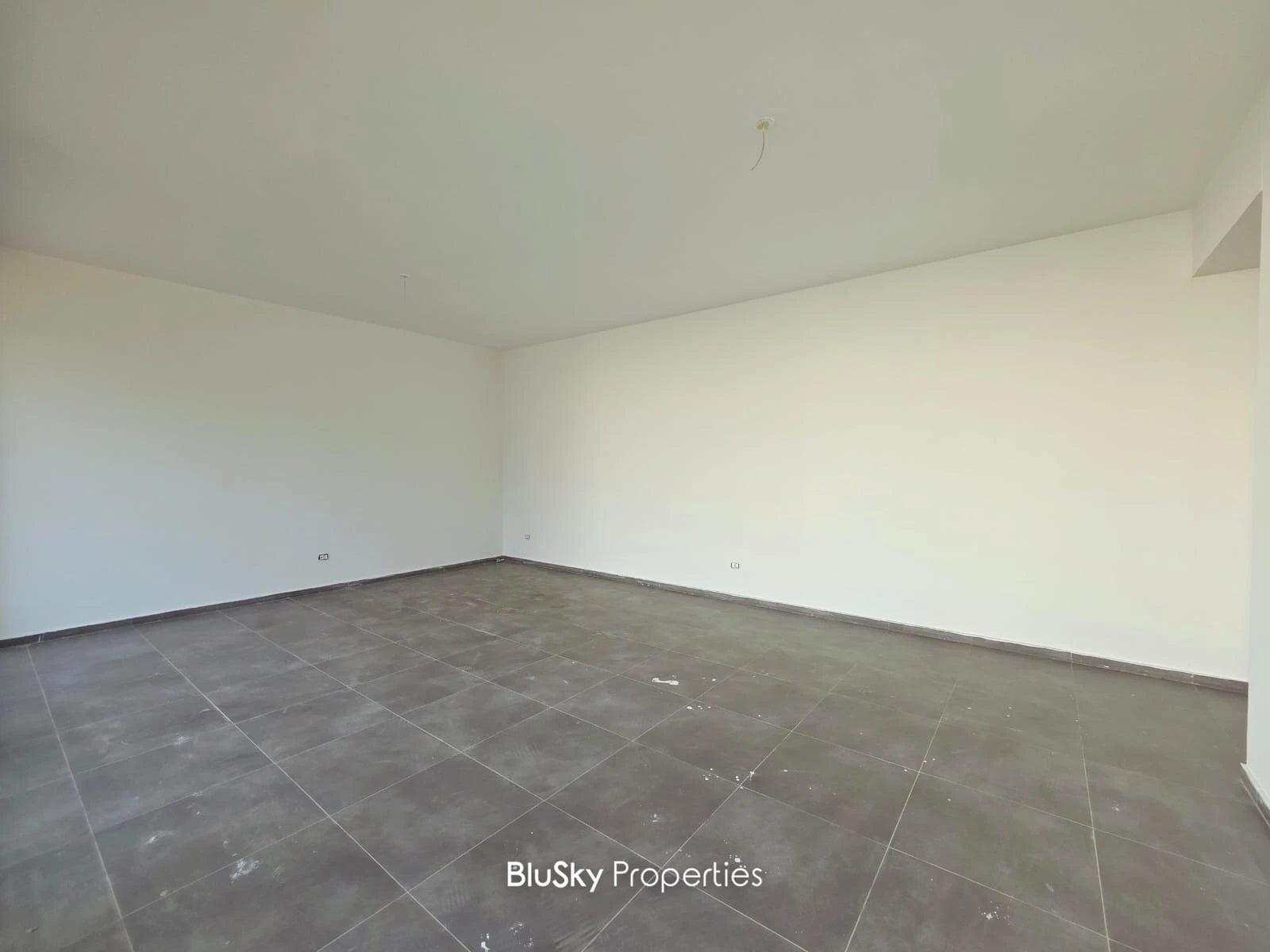 Apartment 155m² with Sea View for Rent in Beit Meri — الصورة 3