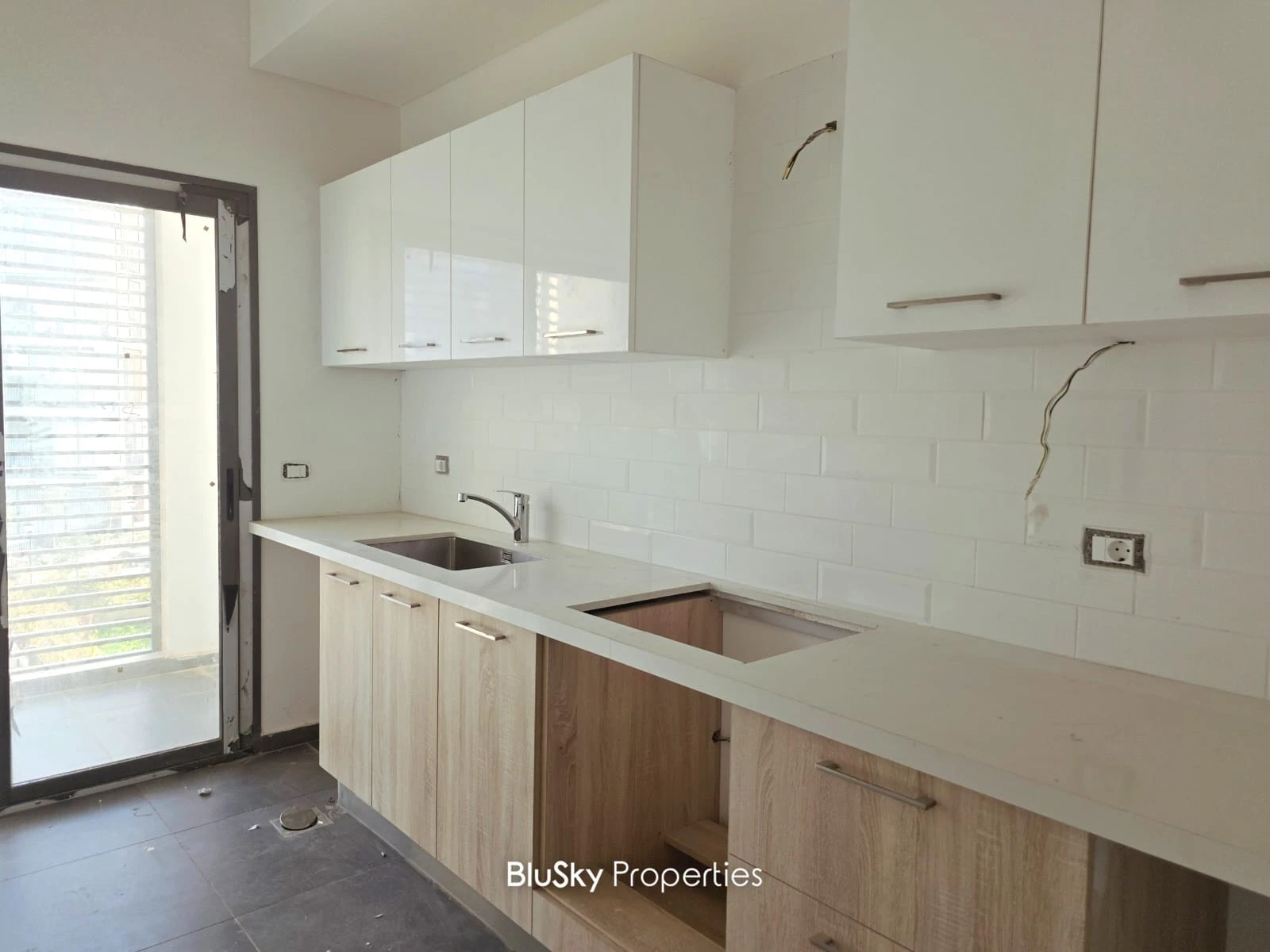 Apartment 155m² with Sea View for Rent in Beit Meri — الصورة 4