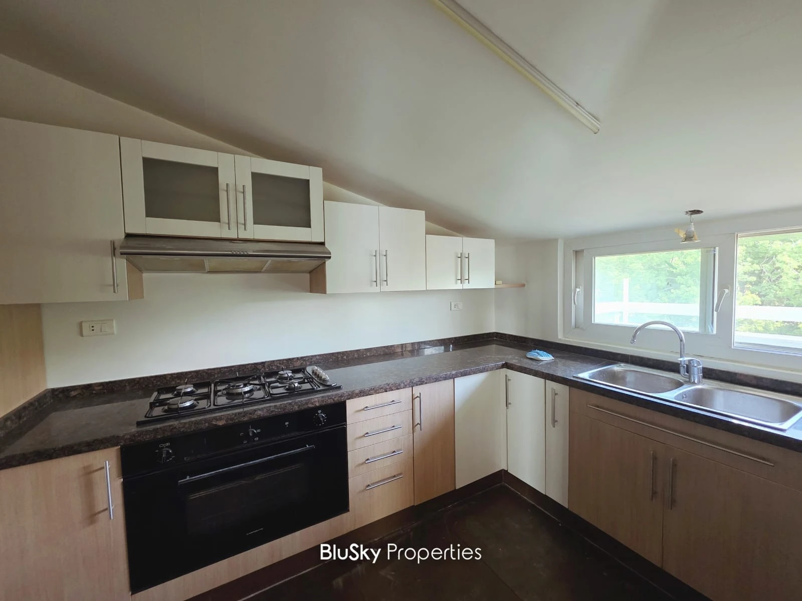 Apartment 160m² with Terrace for Rent in Beit Meri — الصورة 3
