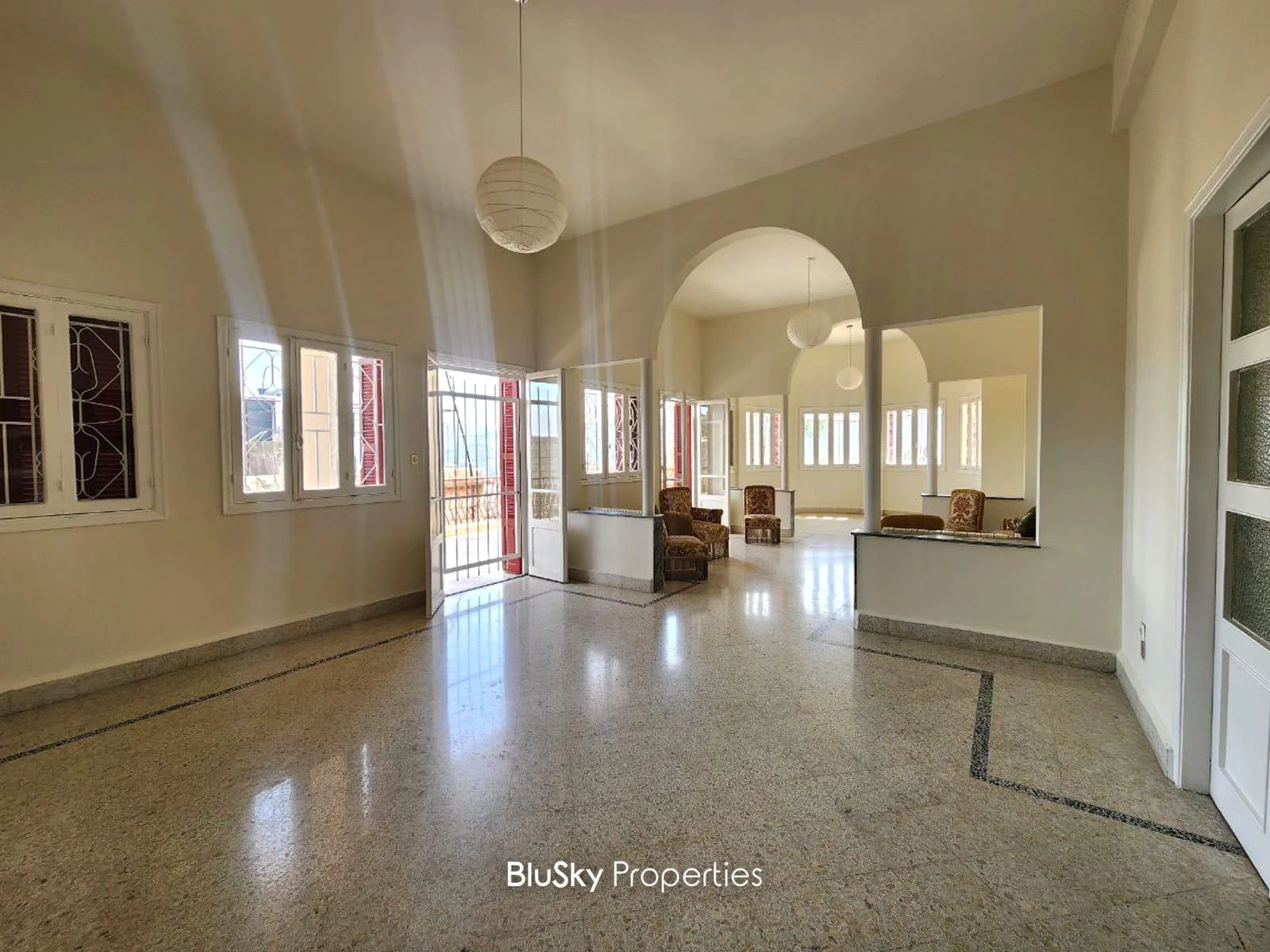 Apartment 180m² Terrace for Rent in Beit Meri