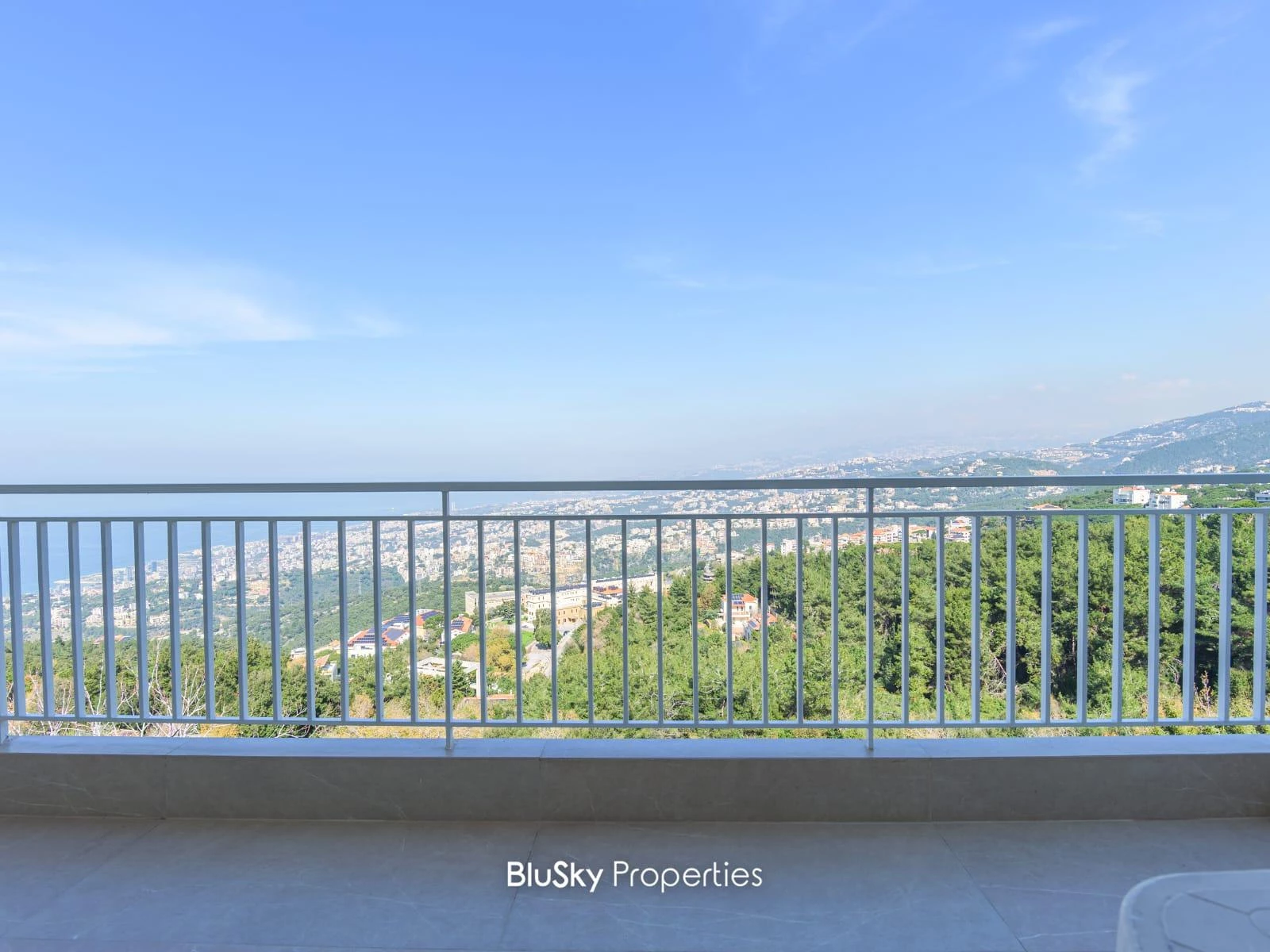 Apartment 190m² Sea View for Sale in Beit Meri — photo 2