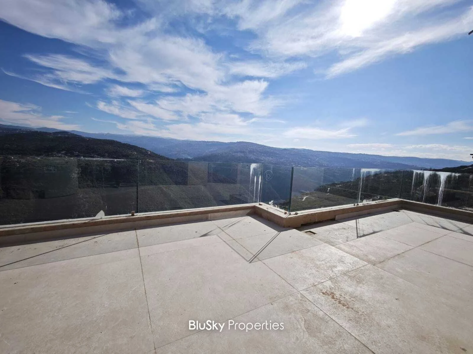 Apartment 200m² Balcony for Sale in Beit Meri — الصورة 2