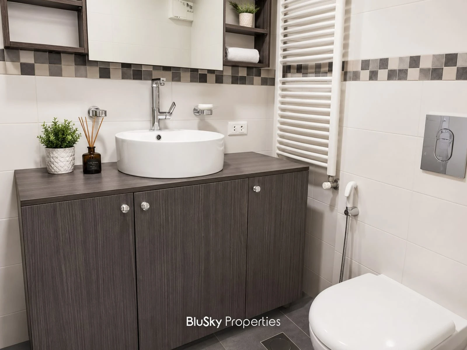Apartment 220m² for Rent in Beit Meri — الصورة 3