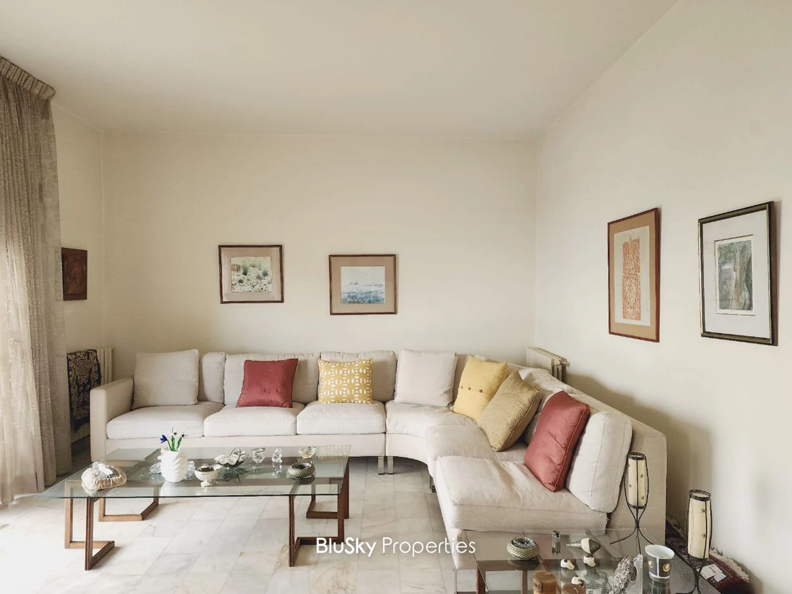 Apartment 220m² with Mountain View for Sale in Beit Meri