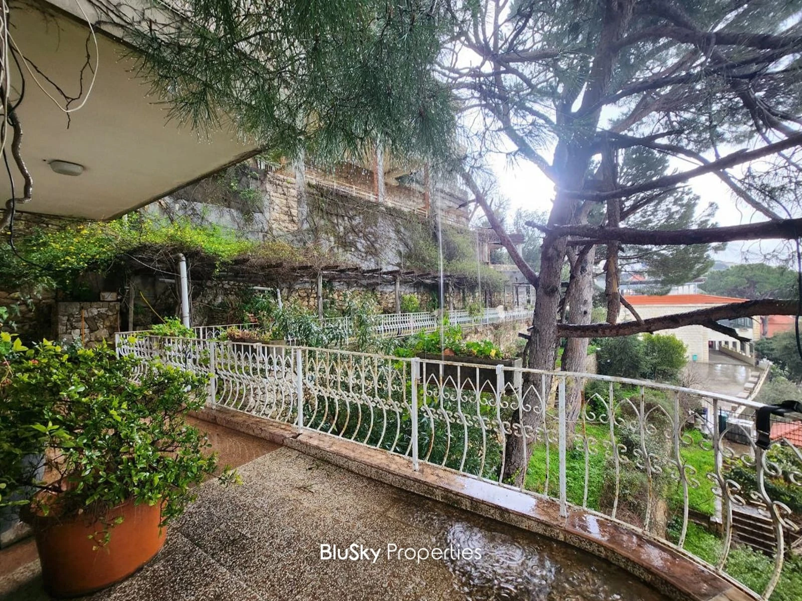 Apartment 220m² with Terrace for Sale or Rent in Beit Meri — photo 2