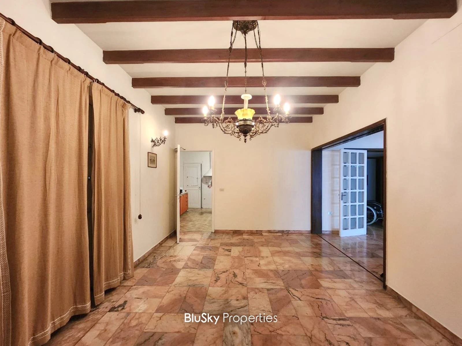 Apartment 220m² with Terrace for Sale or Rent in Beit Meri — photo 4