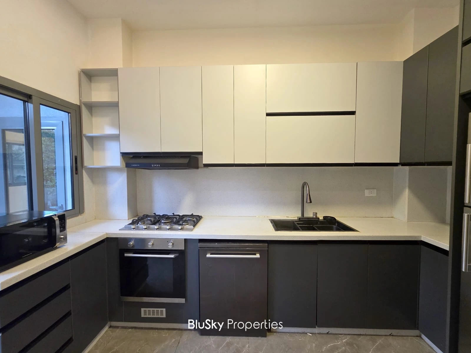 Apartment 230m² with Mountain View for Rent in Beit Meri — الصورة 4