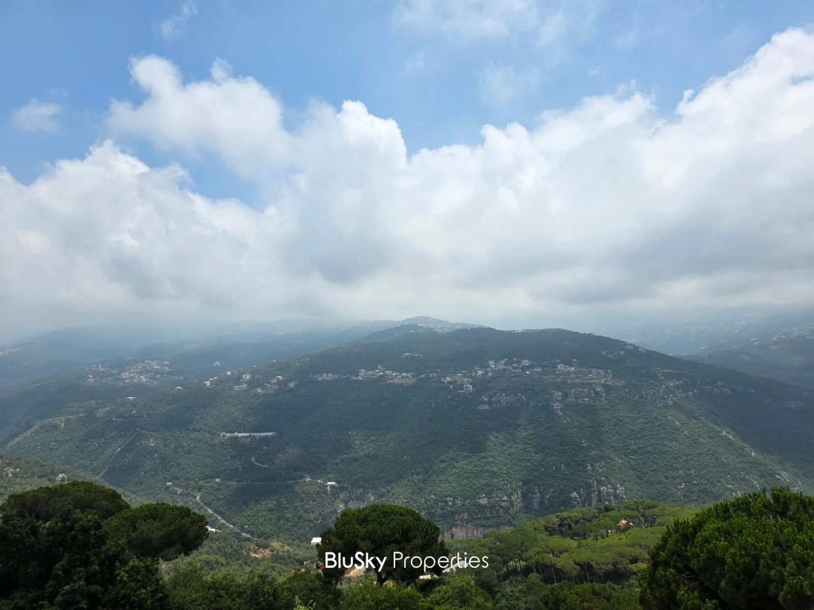 Apartment 240m² with Mountain View for Rent in Beit Meri — الصورة 2