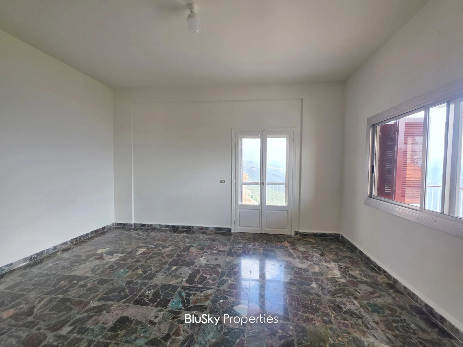 Apartment 240m² with Mountain View for Rent in Beit Meri — الصورة 3