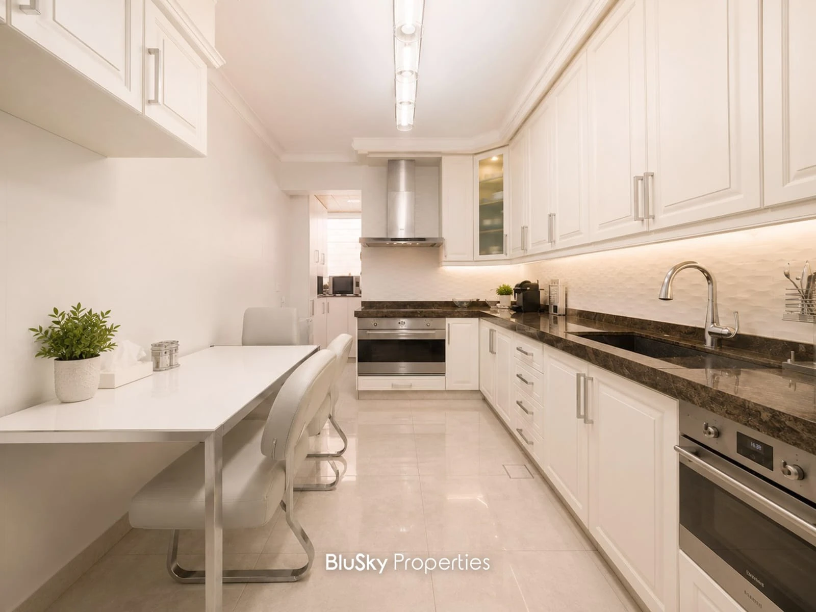 Apartment 240m² with Sea View for Sale in Beit Meri — photo 2