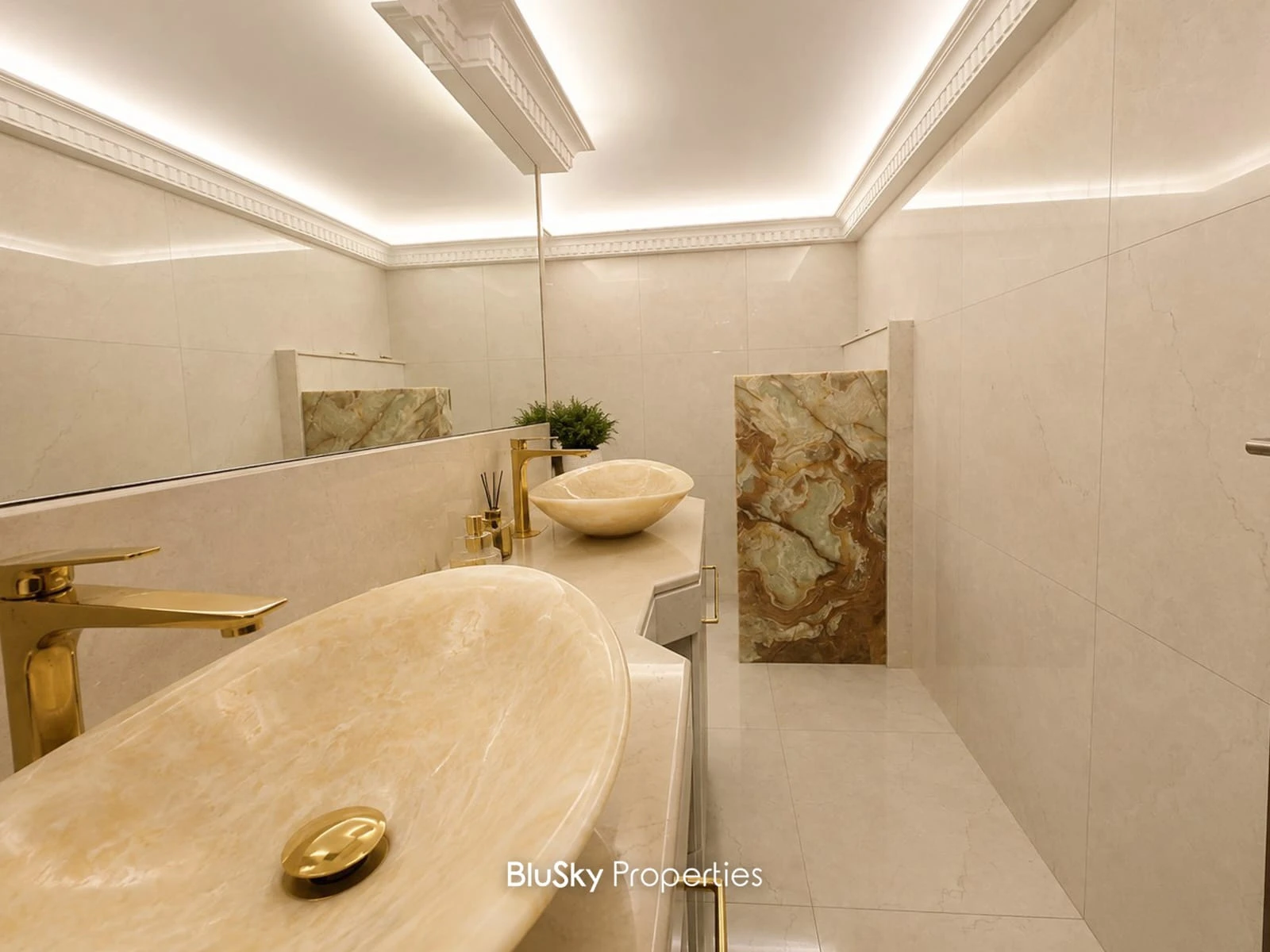 Apartment 240m² with Sea View for Sale in Beit Meri — photo 3