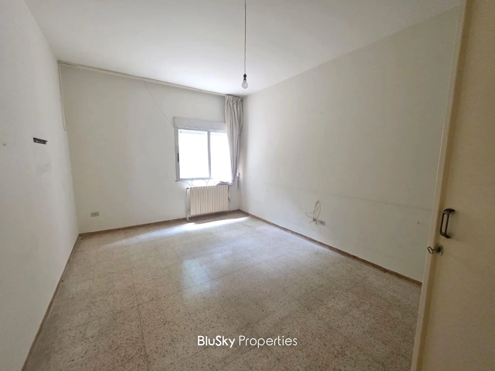 Apartment 245m² with Sea View for Sale in Beit Meri — photo 4