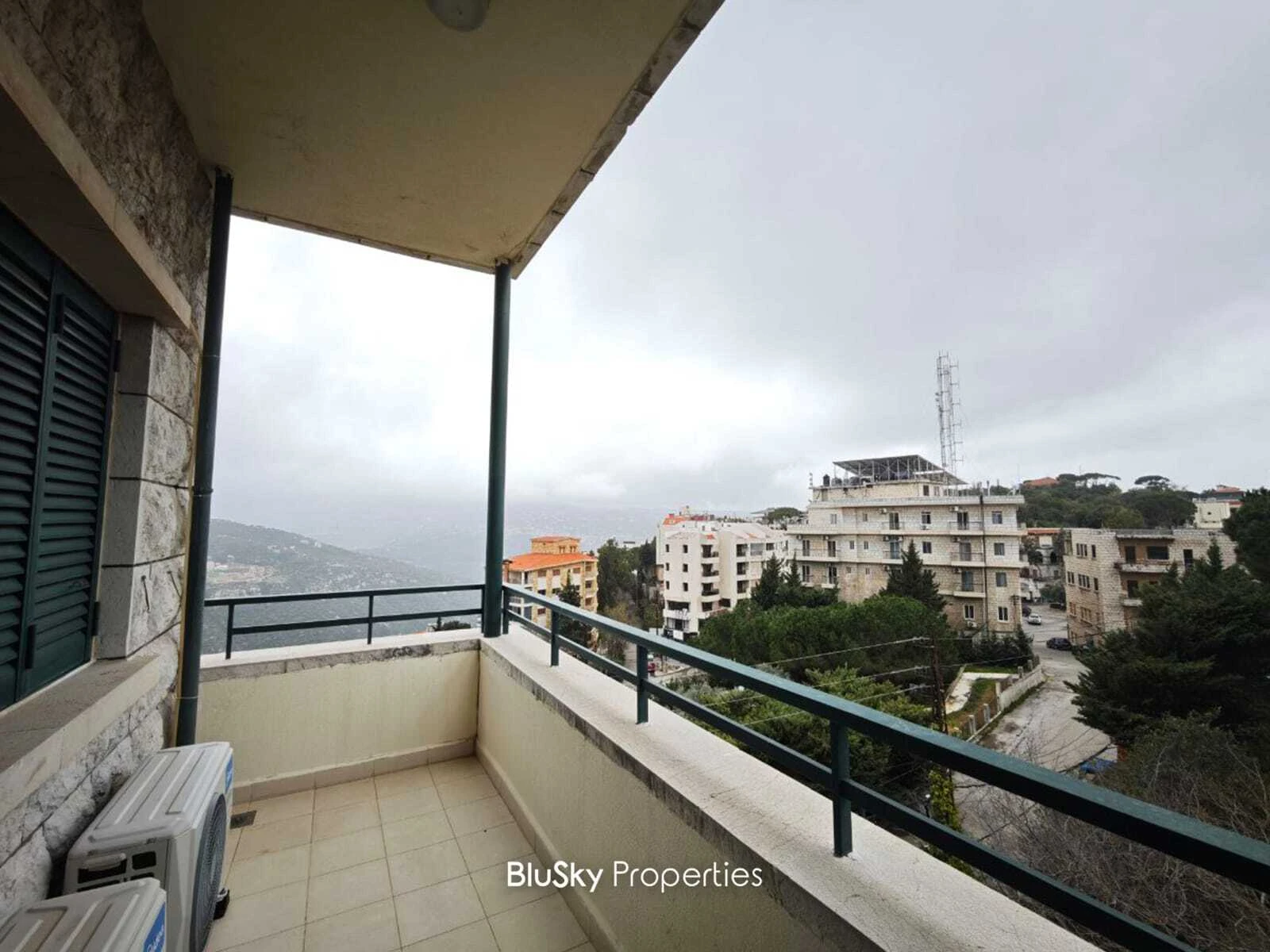 Apartment 270m² Balcony for Rent in Beit Meri — الصورة 3