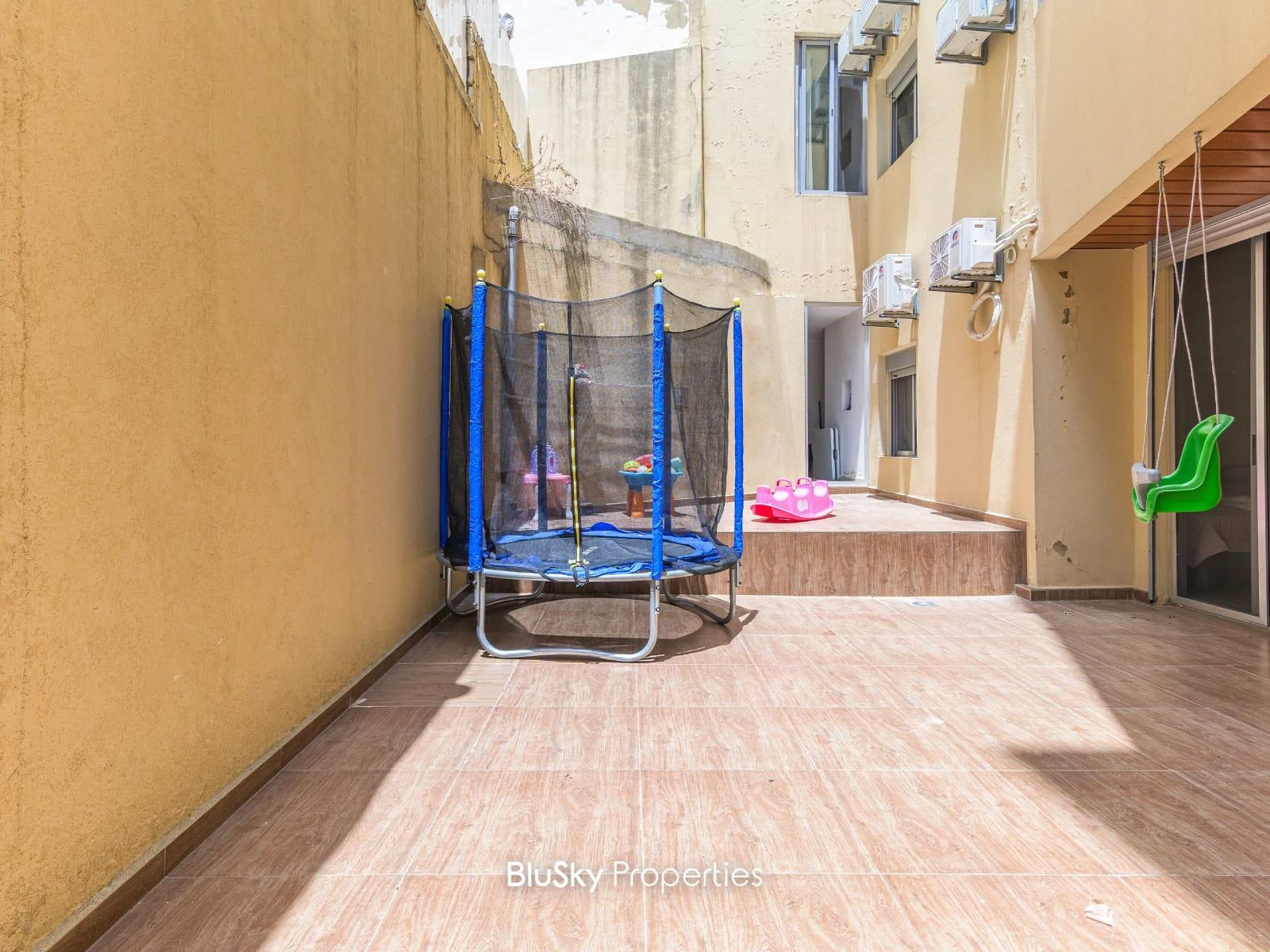 Apartment 270m² Terrace for Sale in Beit Meri — photo 4