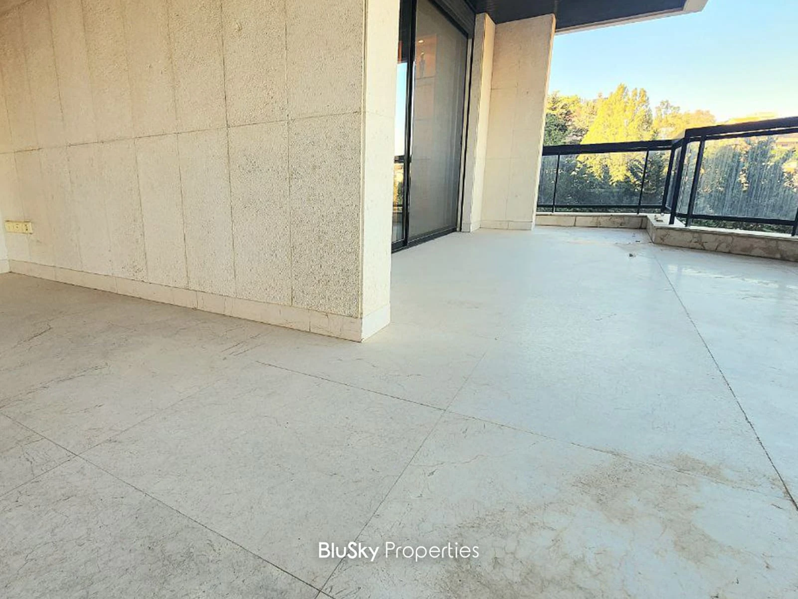 Apartment 320m² with Mountain View for Rent in Beit Meri — الصورة 2