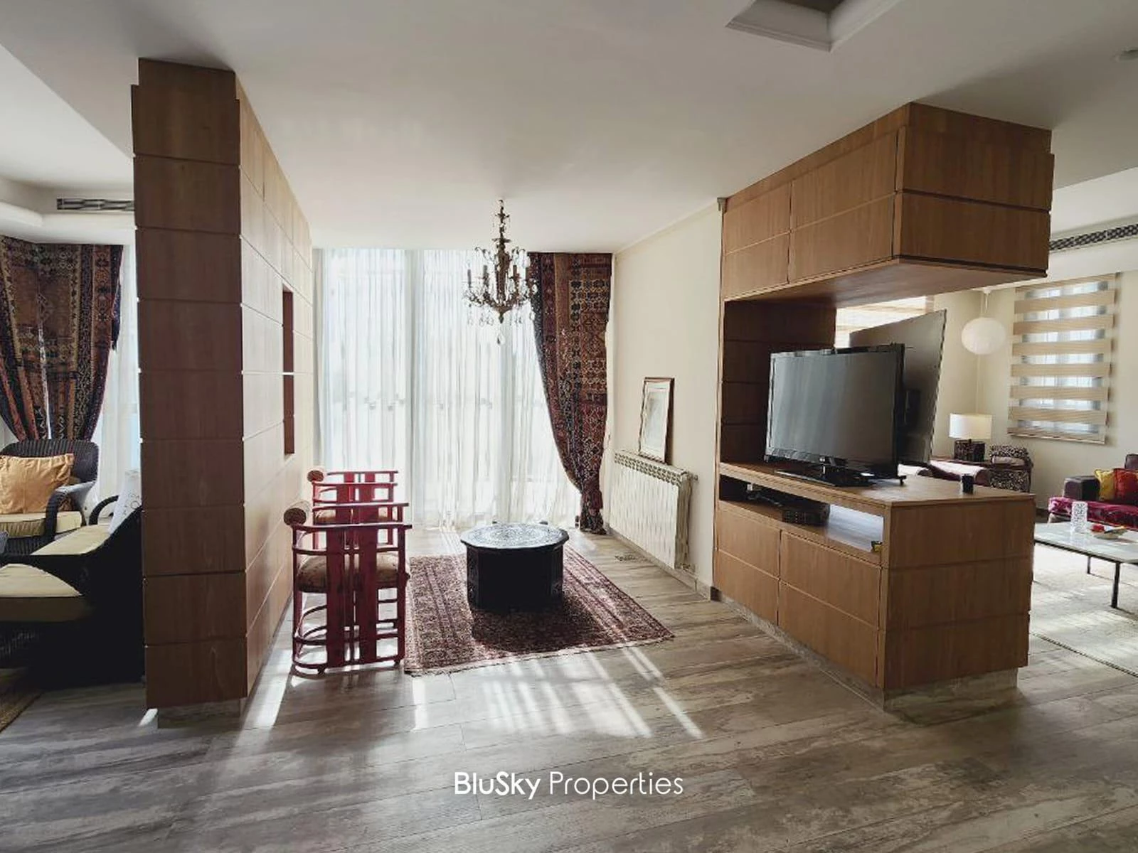 Apartment 320m² Garden for Rent in Beit Meri
