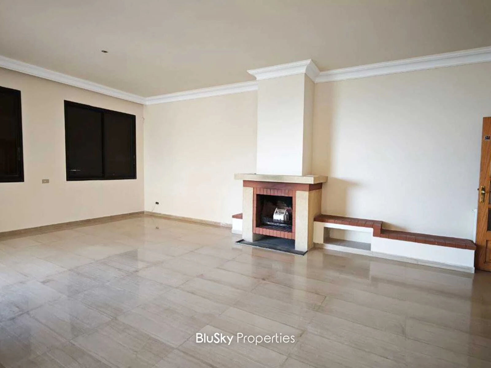 Apartment 340m² Terrace for Rent in Beit Meri