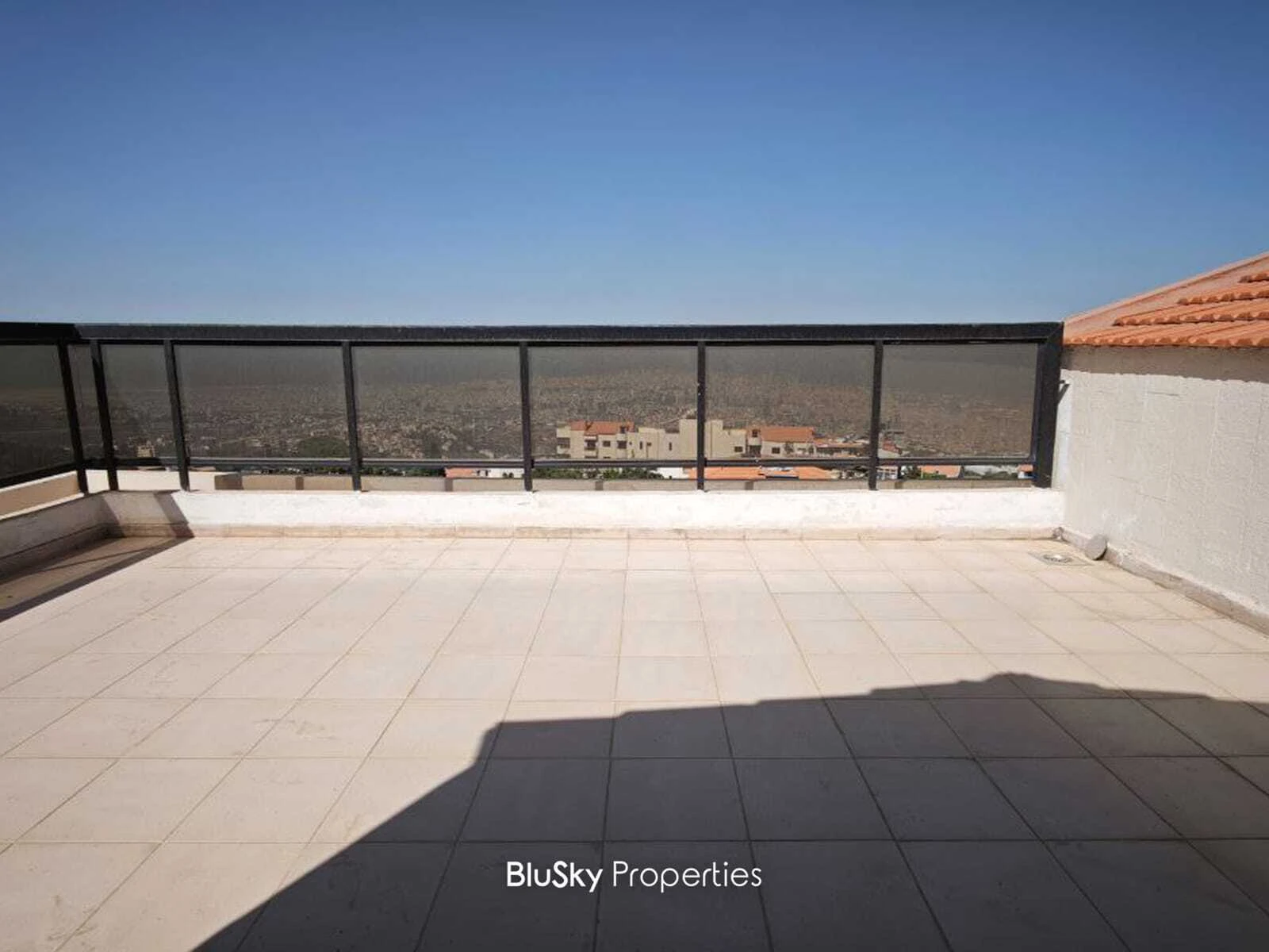 Apartment 340m² Terrace for Rent in Beit Meri — الصورة 2