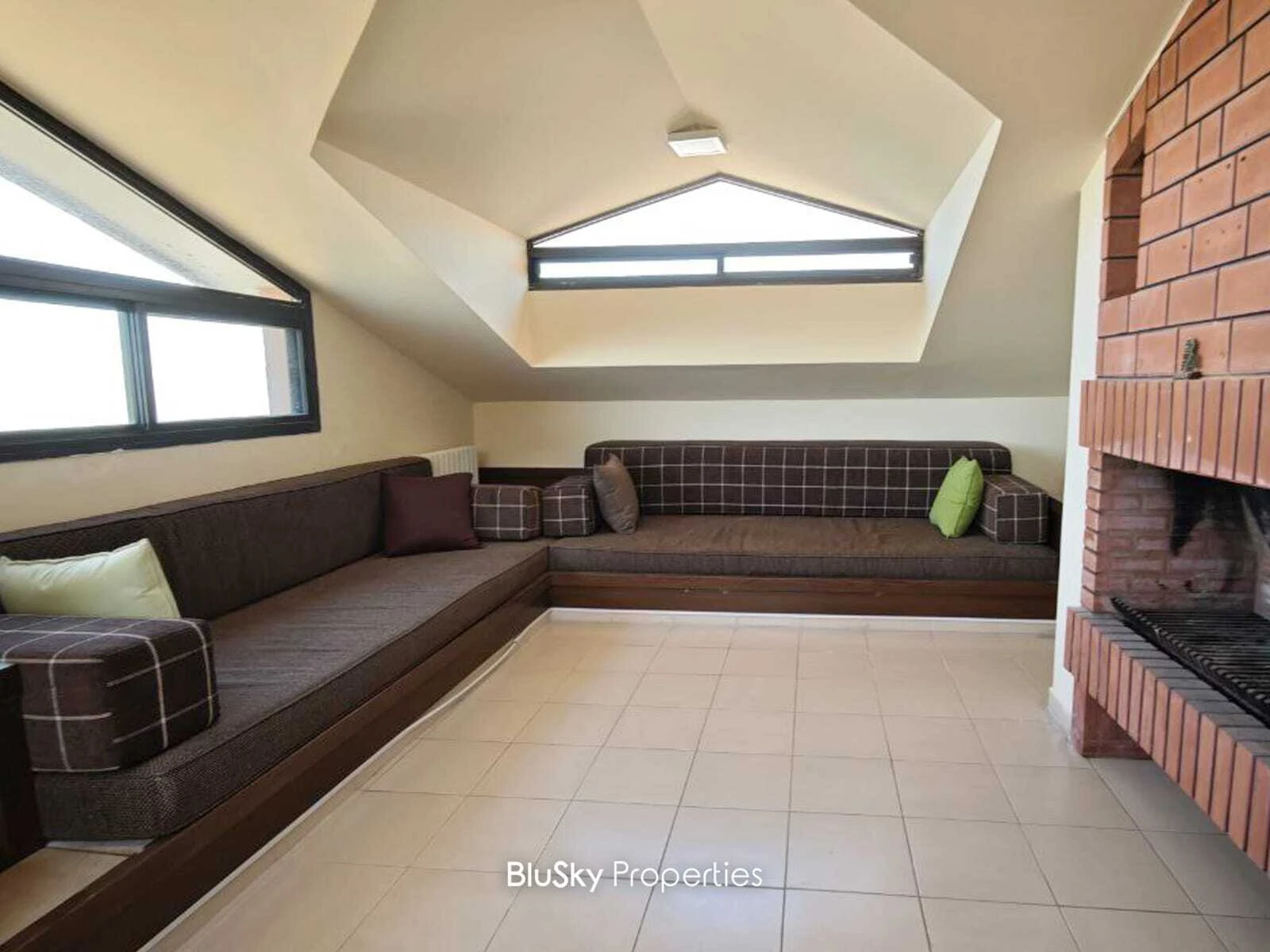 Apartment 340m² Terrace for Rent in Beit Meri — الصورة 5