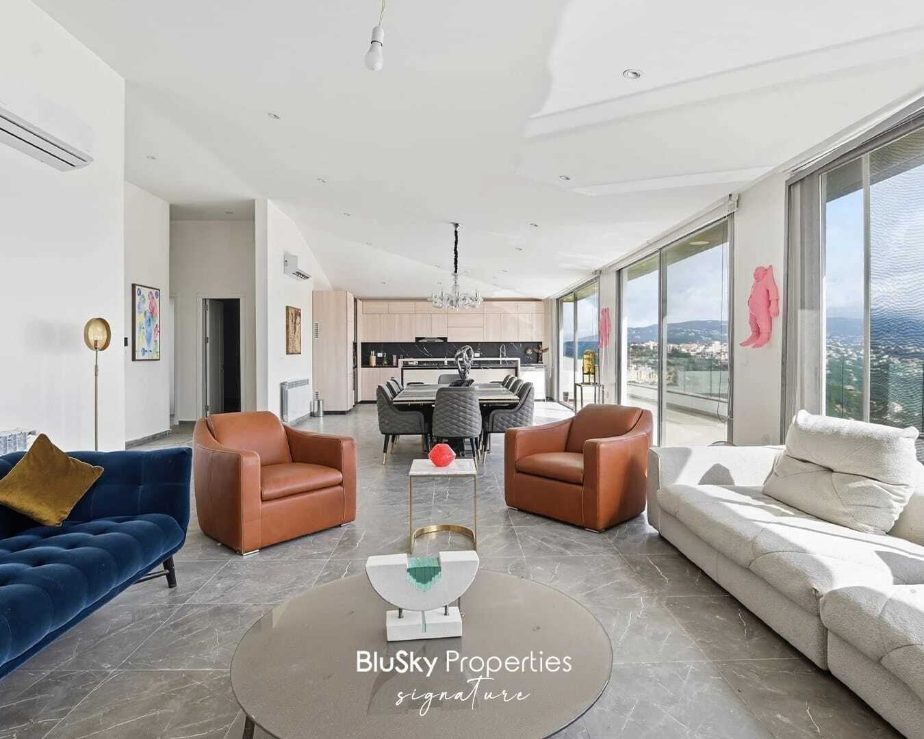 Apartment 350m² with Terrace for Rent in Beit Meri