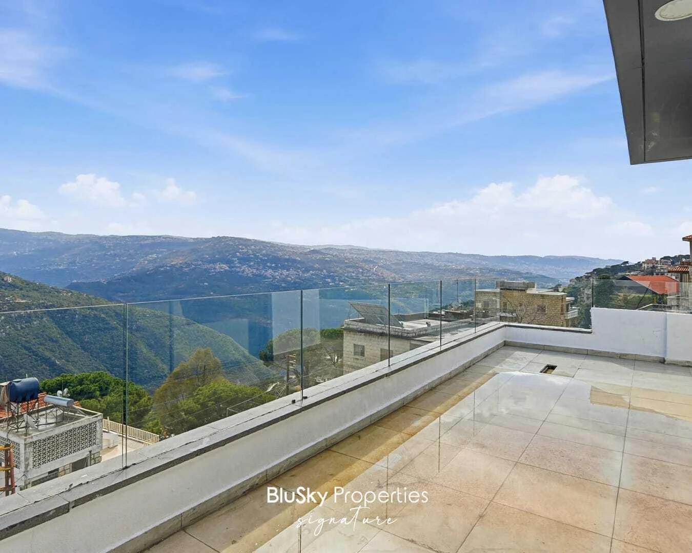 Apartment 350m² with Terrace for Rent in Beit Meri — الصورة 3