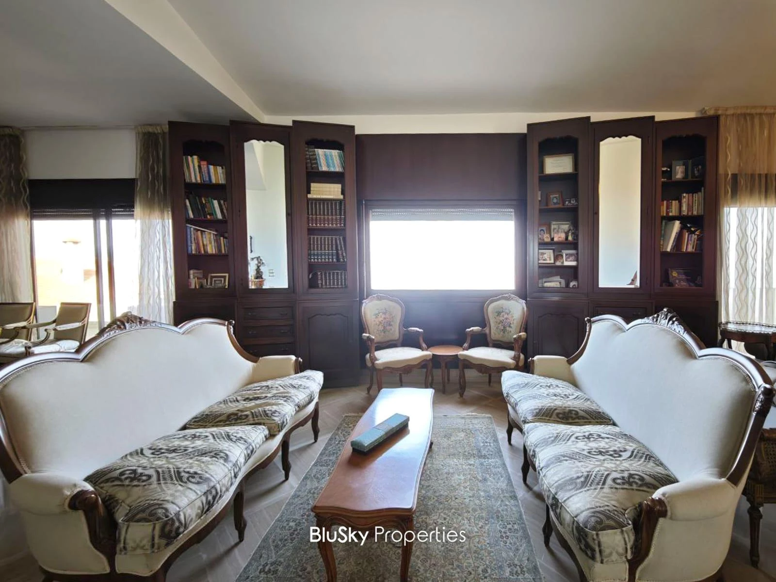 Apartment 380m² Sea View for Sale in Beit Meri