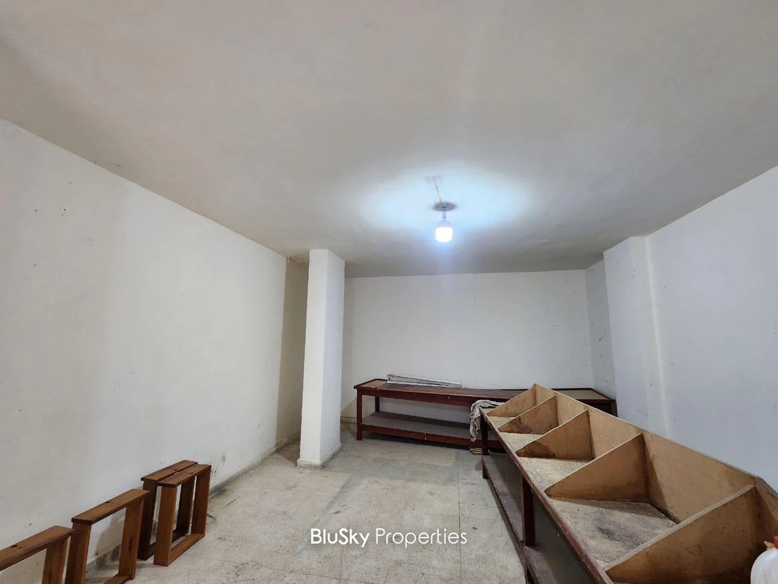 Warehouse 400m² for Sale or Rent in Beit Meri — الصورة 4