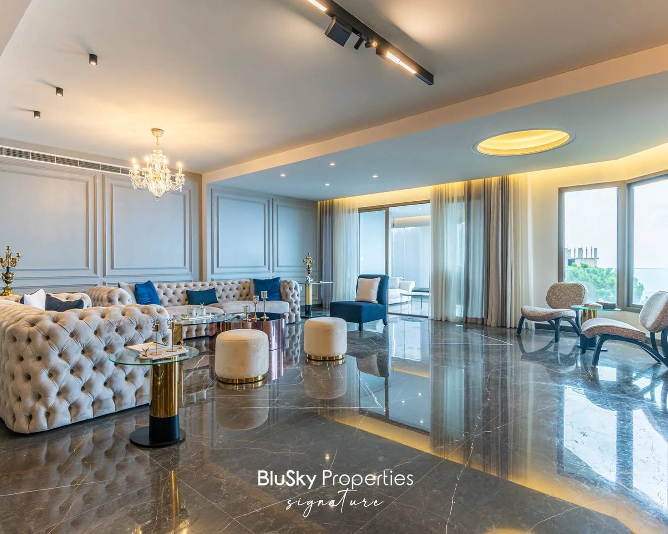Duplex 480m² with Terrace for Sale in Beit Meri