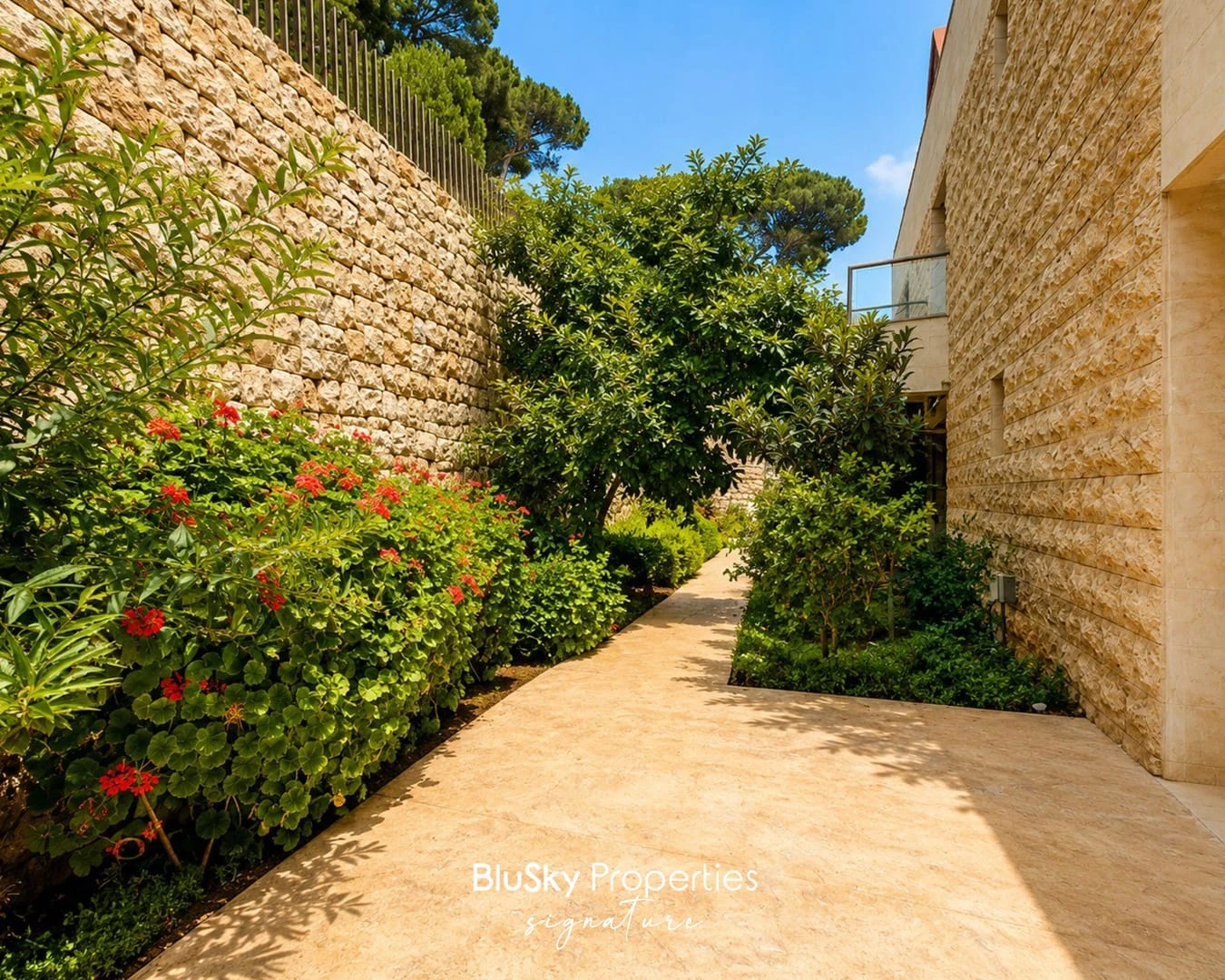Apartment 500m² with Garden for Rent in Beit Meri — الصورة 2