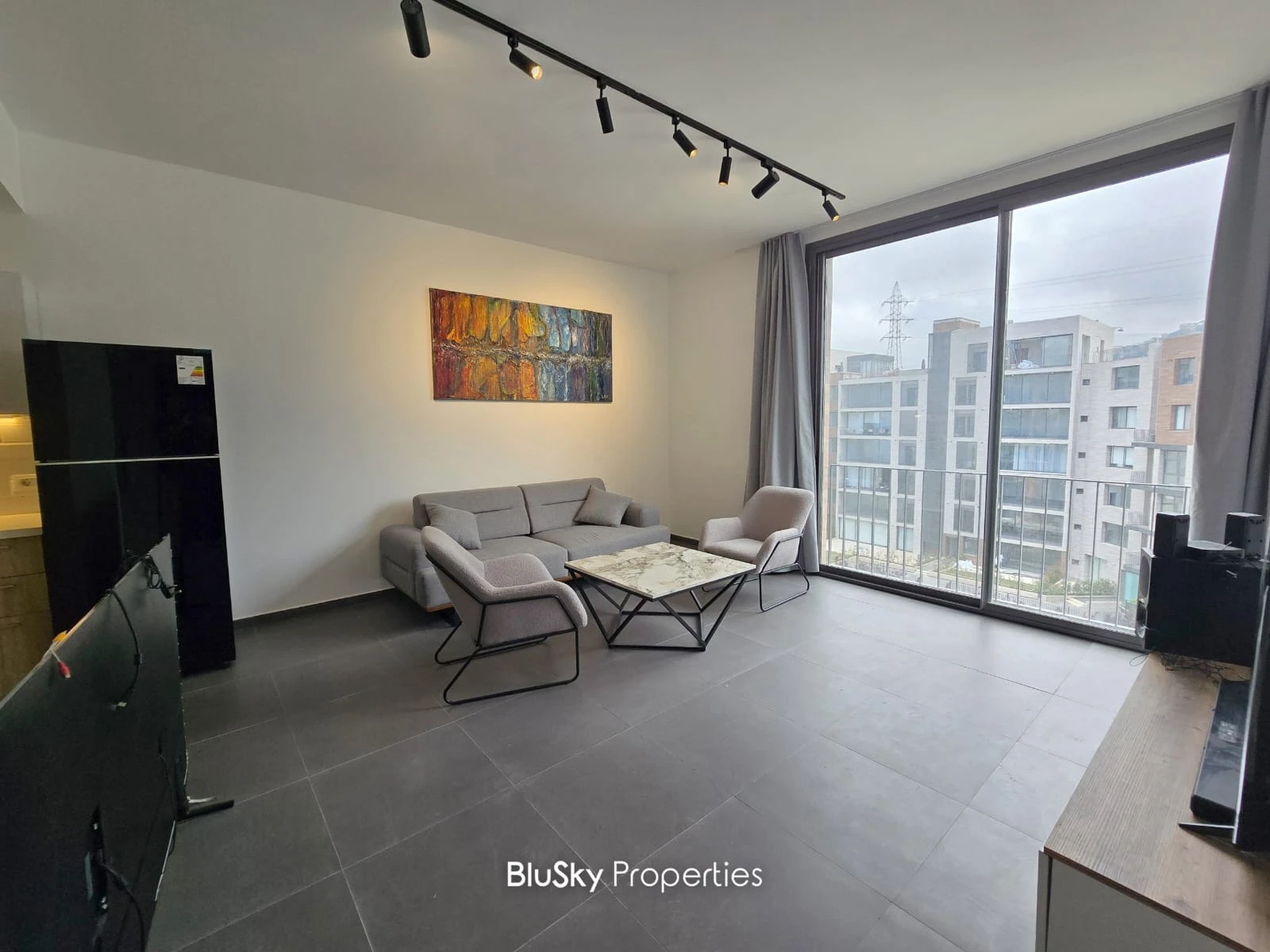 Apartment 80m² with Mountain View for Rent in Beit Meri