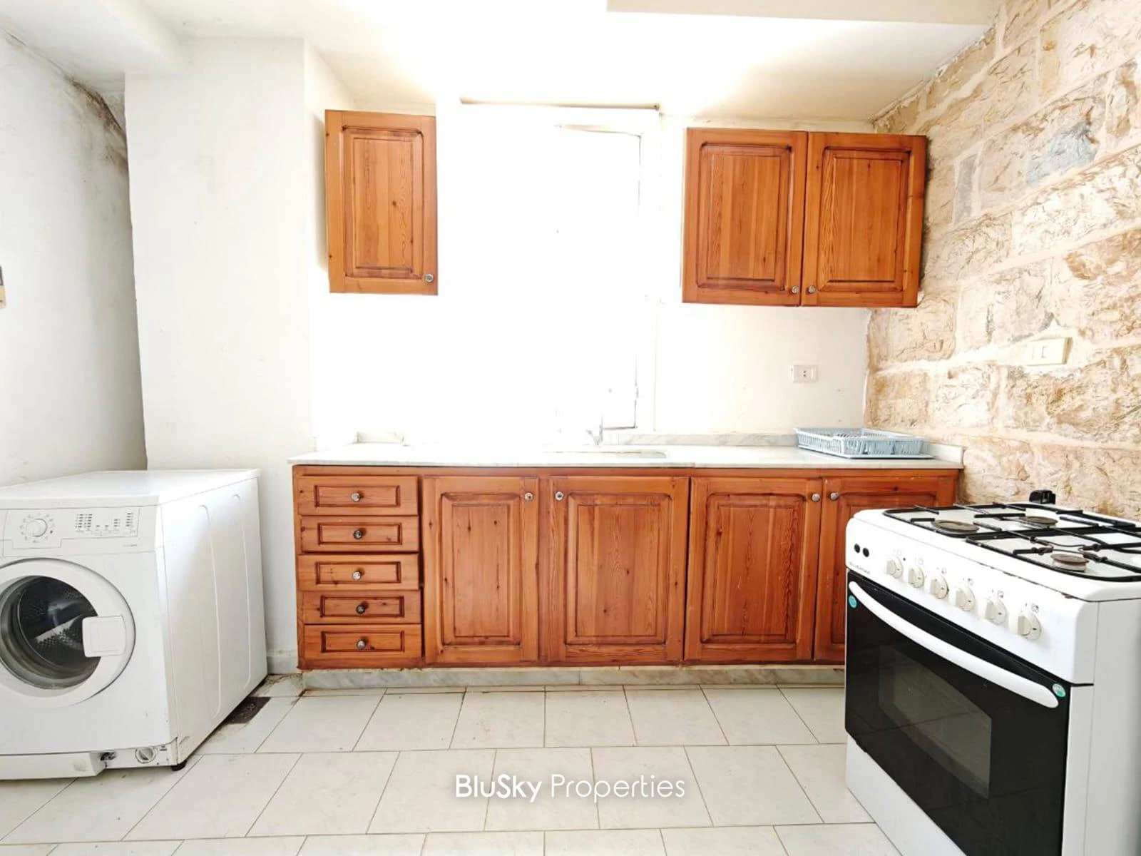 Apartment 90m² Terrace for Rent in Beit Meri — الصورة 3