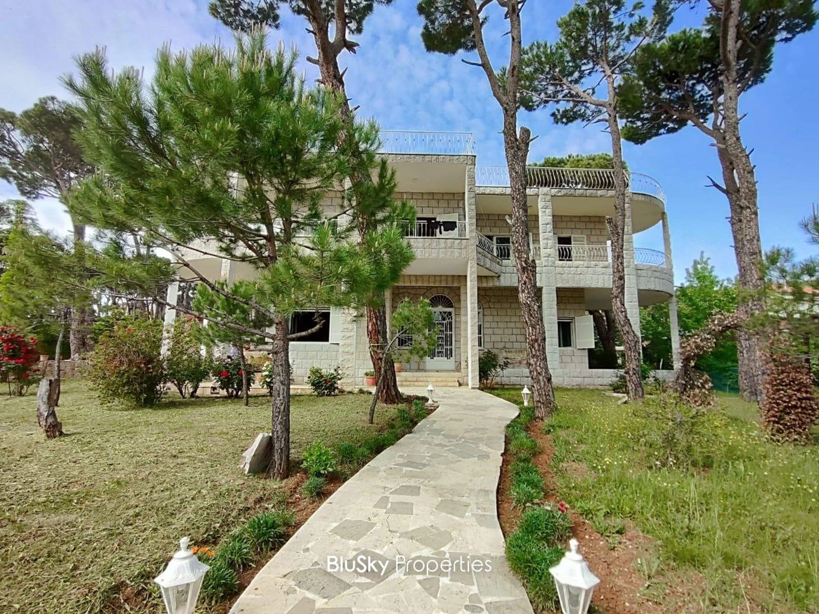 Apartment 280m² Garden for Rent in Bolonia — الصورة 2