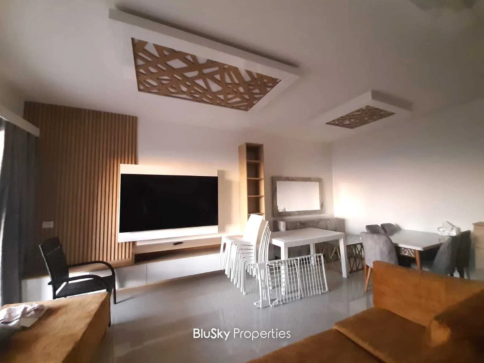 Apartment 100m² Sea View for Sale in Bouar