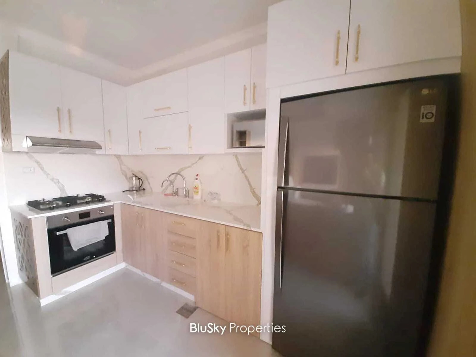 Apartment 100m² Sea View for Sale in Bouar — الصورة 3