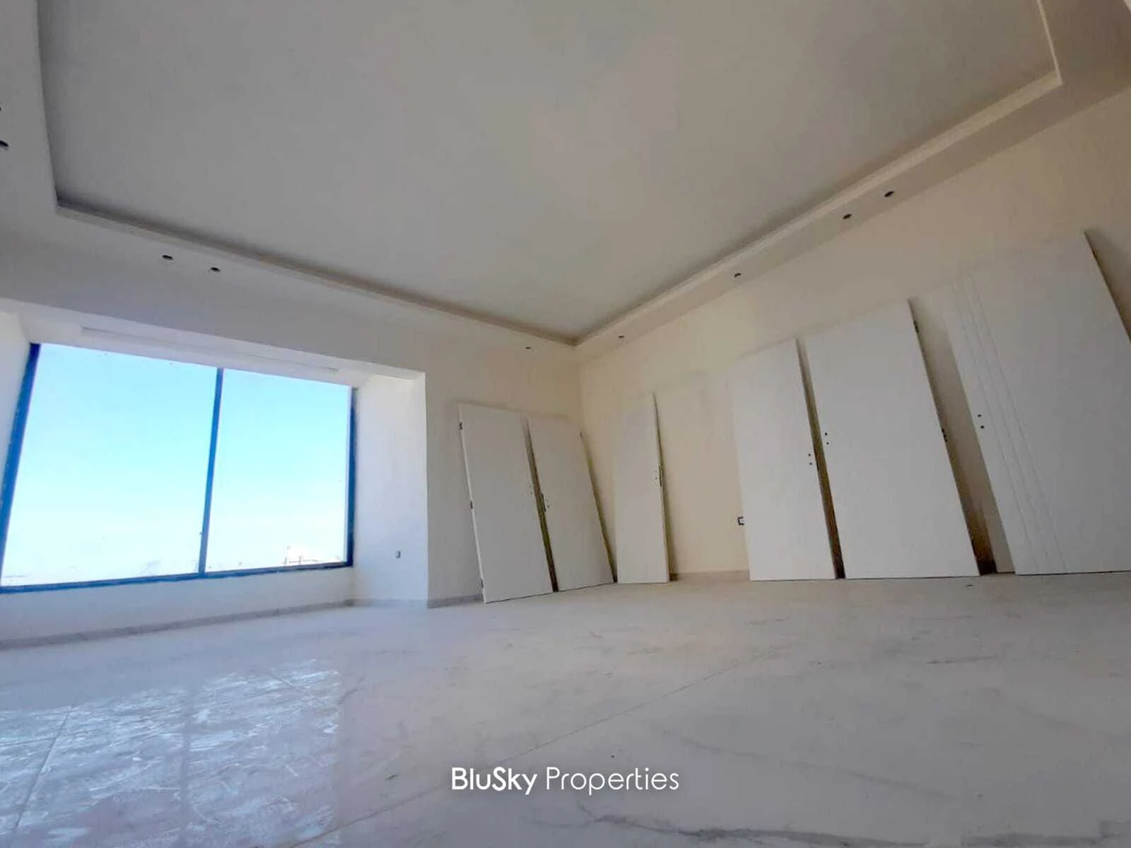 Apartment 110m² Sea View for Sale in Bouar