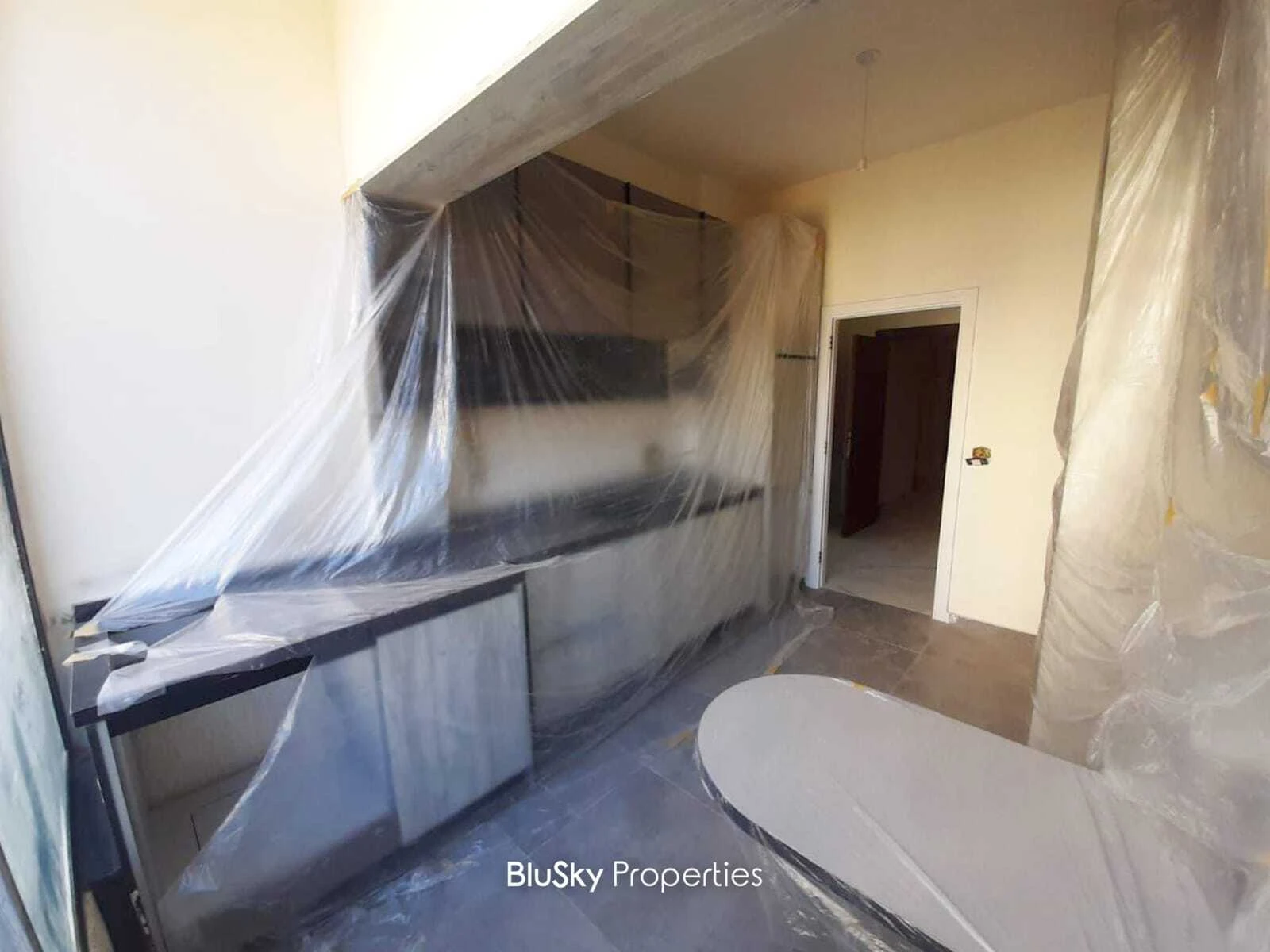 Apartment 110m² Sea View for Sale in Bouar — الصورة 3