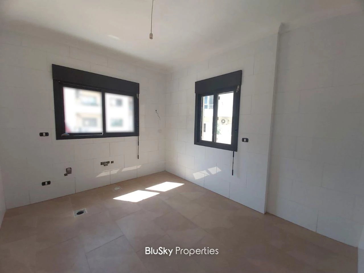Apartment 110m² Terrace for Sale in Bouar — الصورة 2