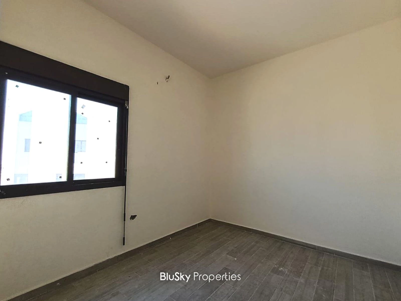 Apartment 110m² Mountain View for Sale in Bouar — الصورة 2