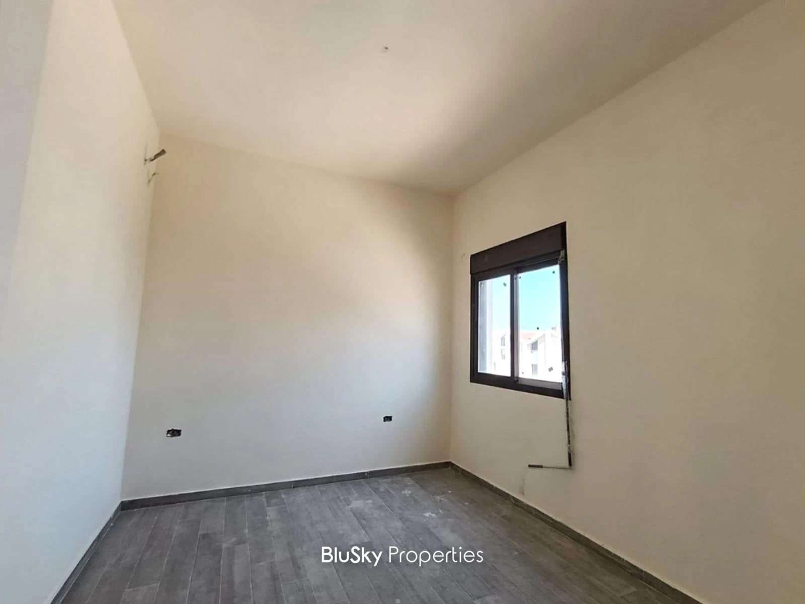 Apartment 110m² Mountain View for Sale in Bouar — الصورة 4
