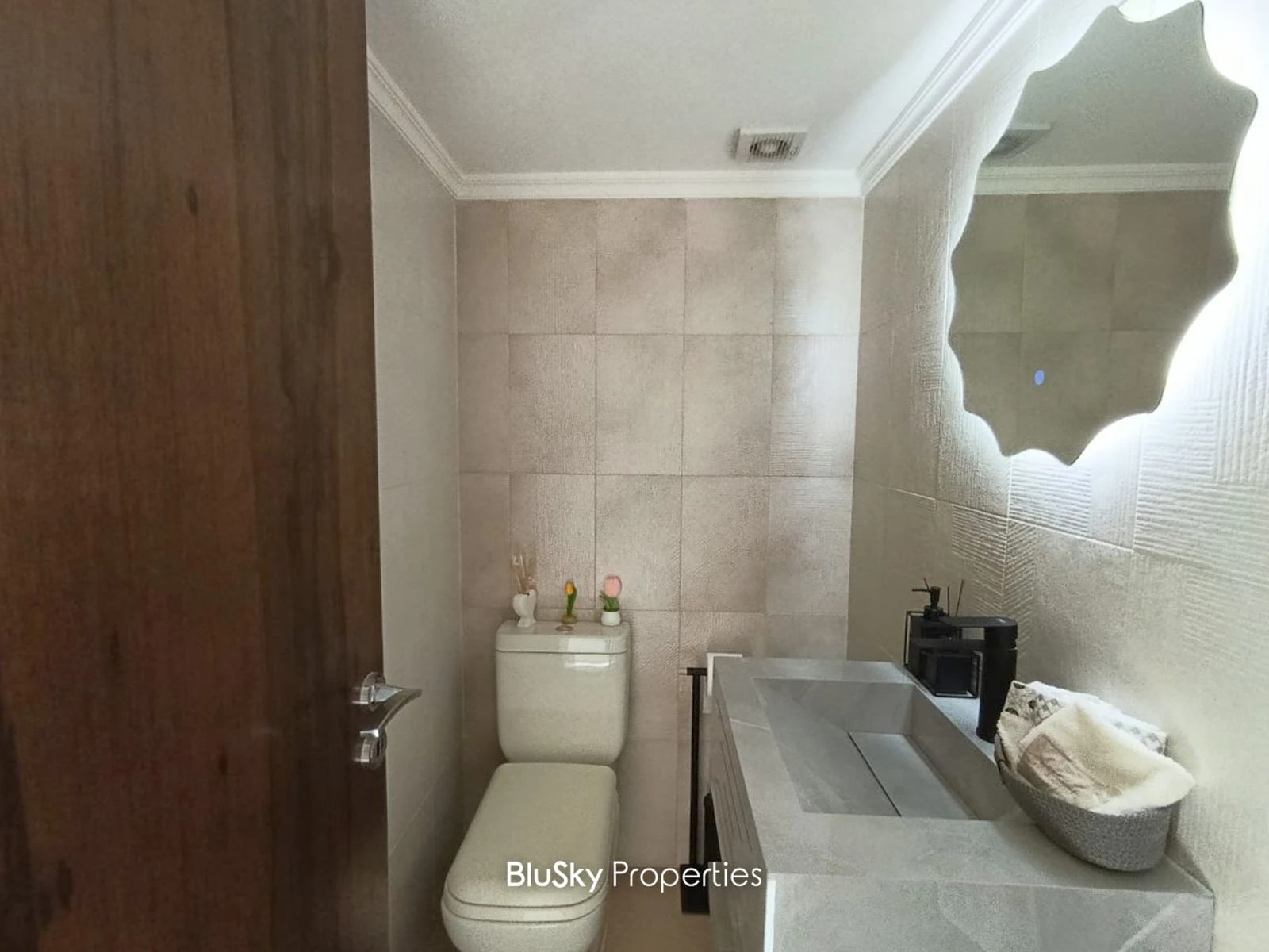 Apartment 120m² with Sea View for Sale in Bouar — الصورة 5